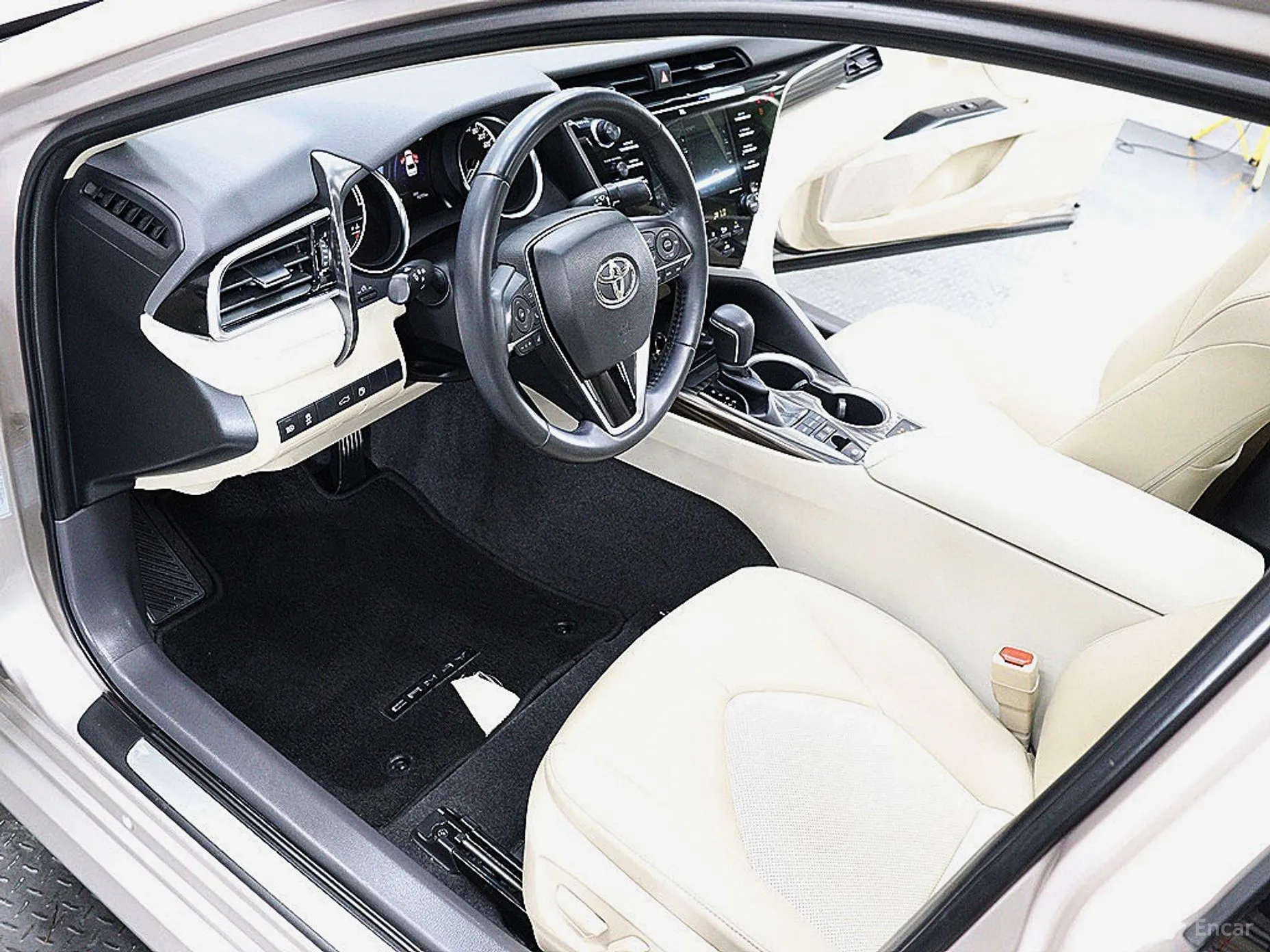 Toyota Camry (XV70) превью 10