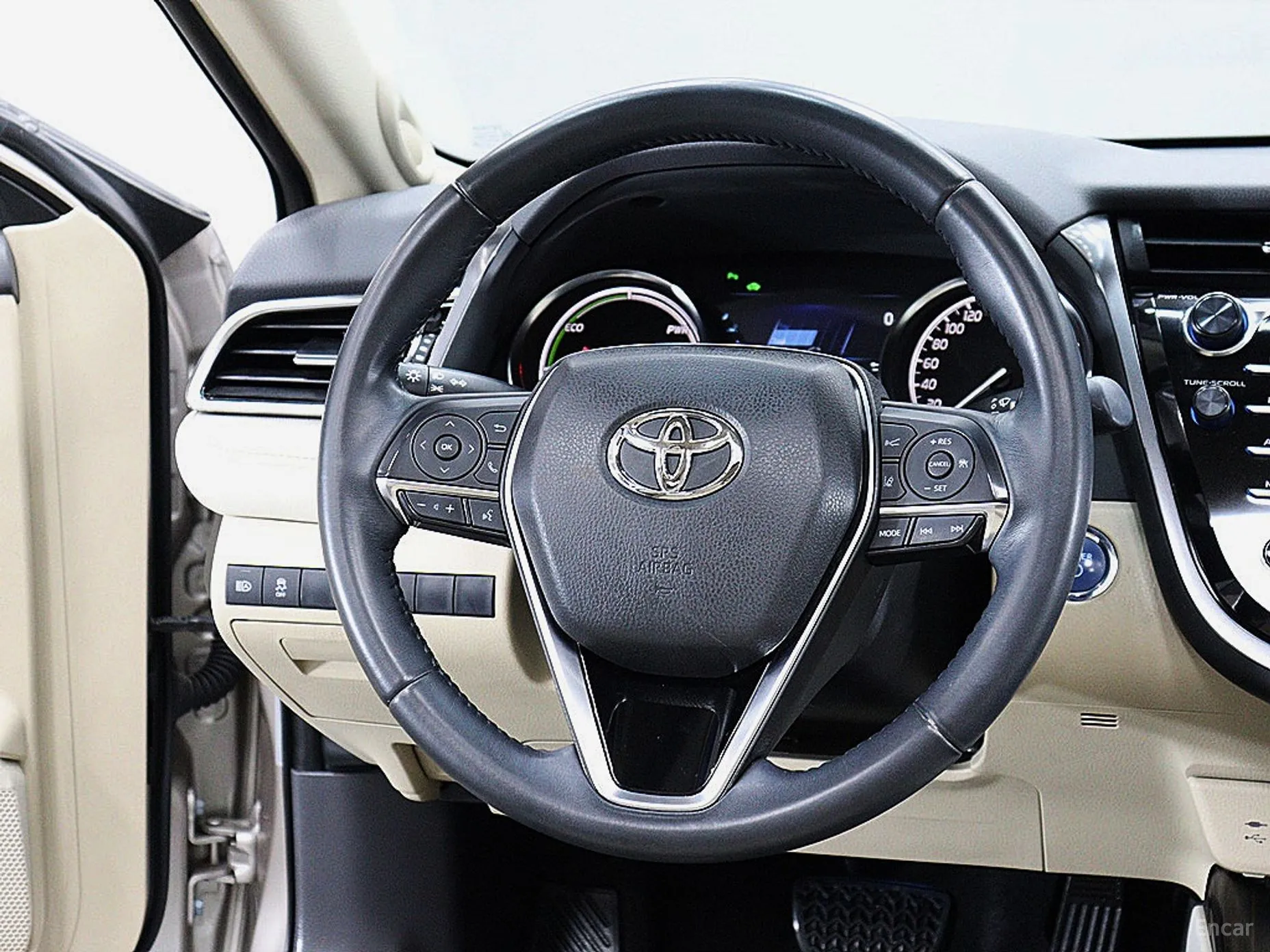 Toyota Camry (XV70) превью 12