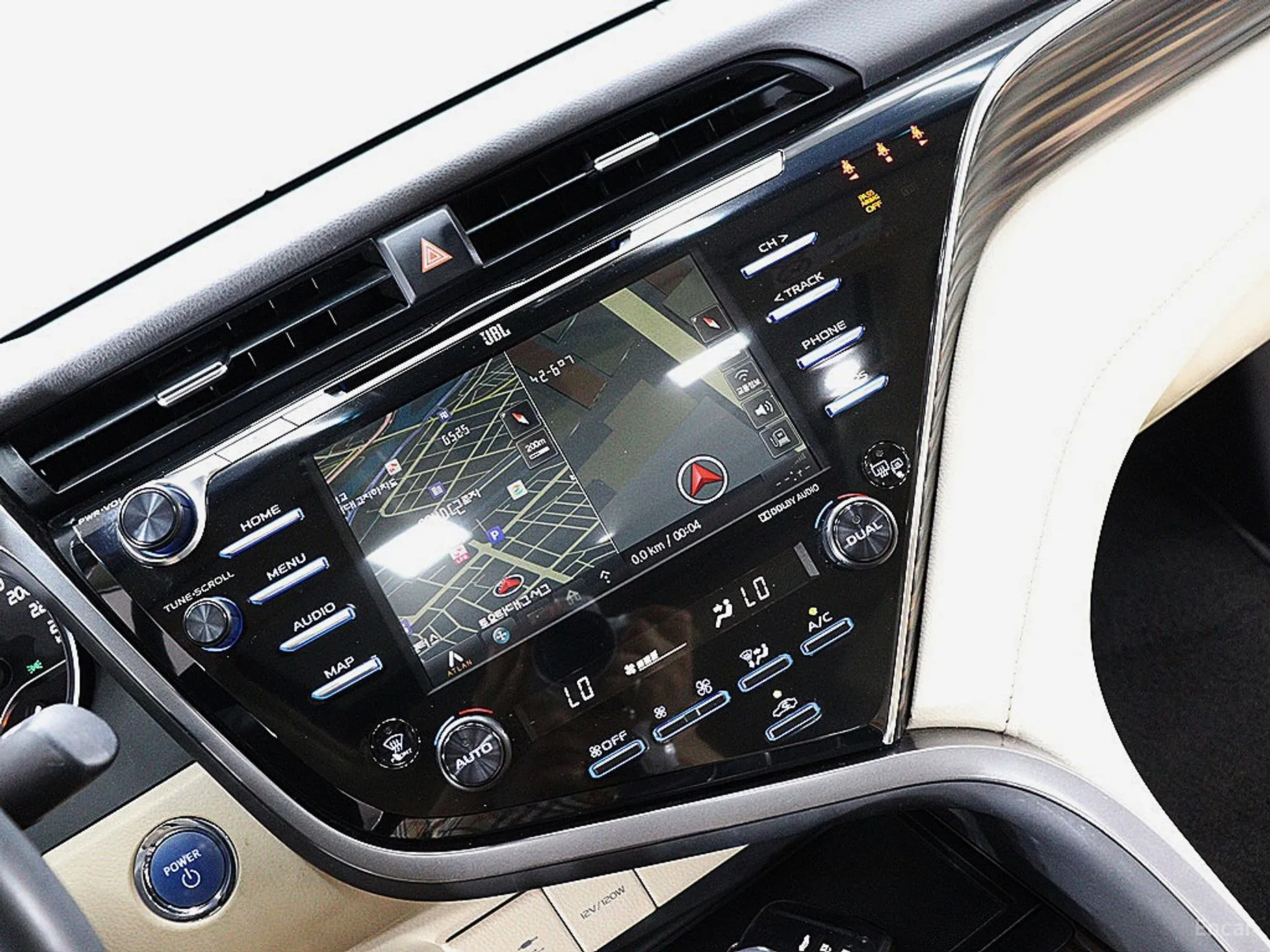 Toyota Camry (XV70) превью 13
