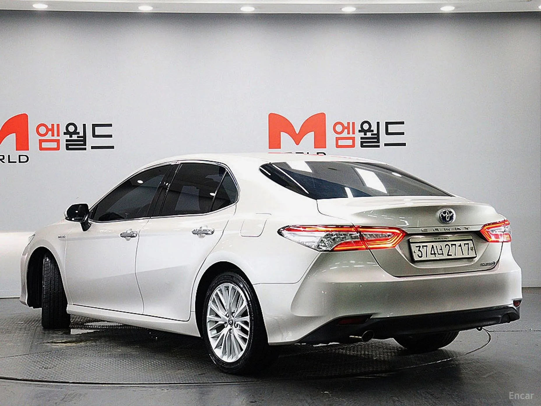 Toyota Camry (XV70) превью 4