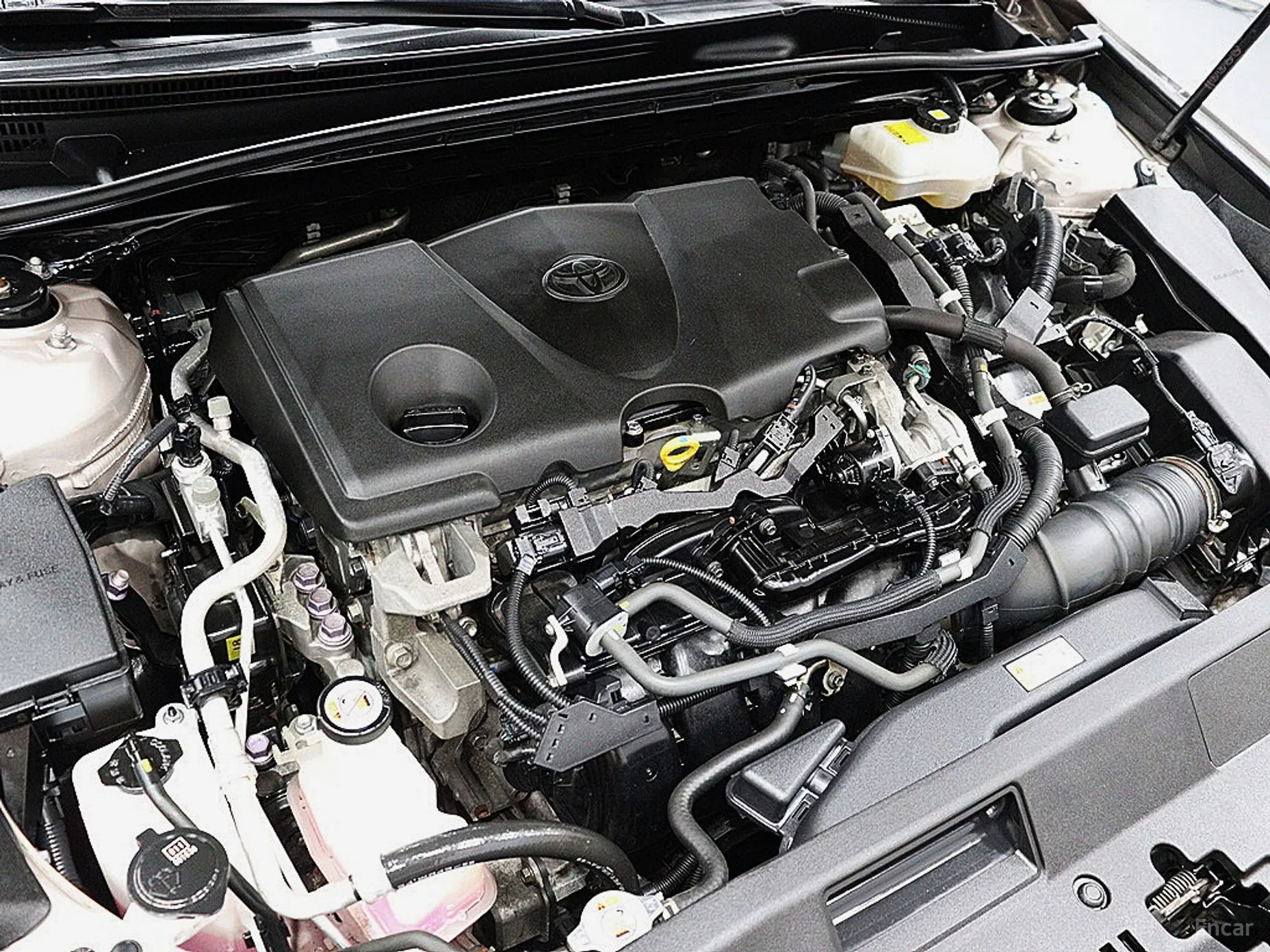 Toyota Camry (XV70) превью 6