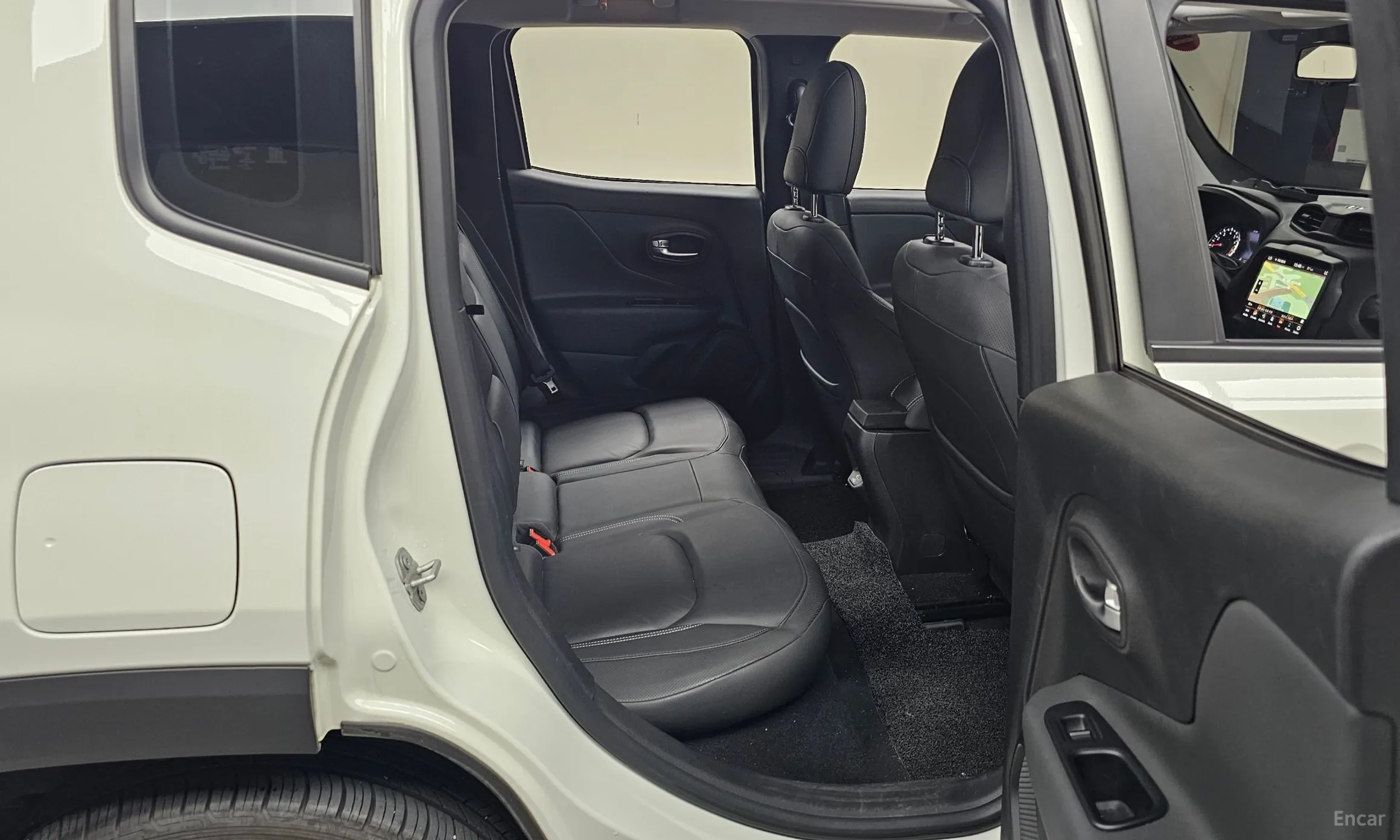 Jeep Renegade превью 11