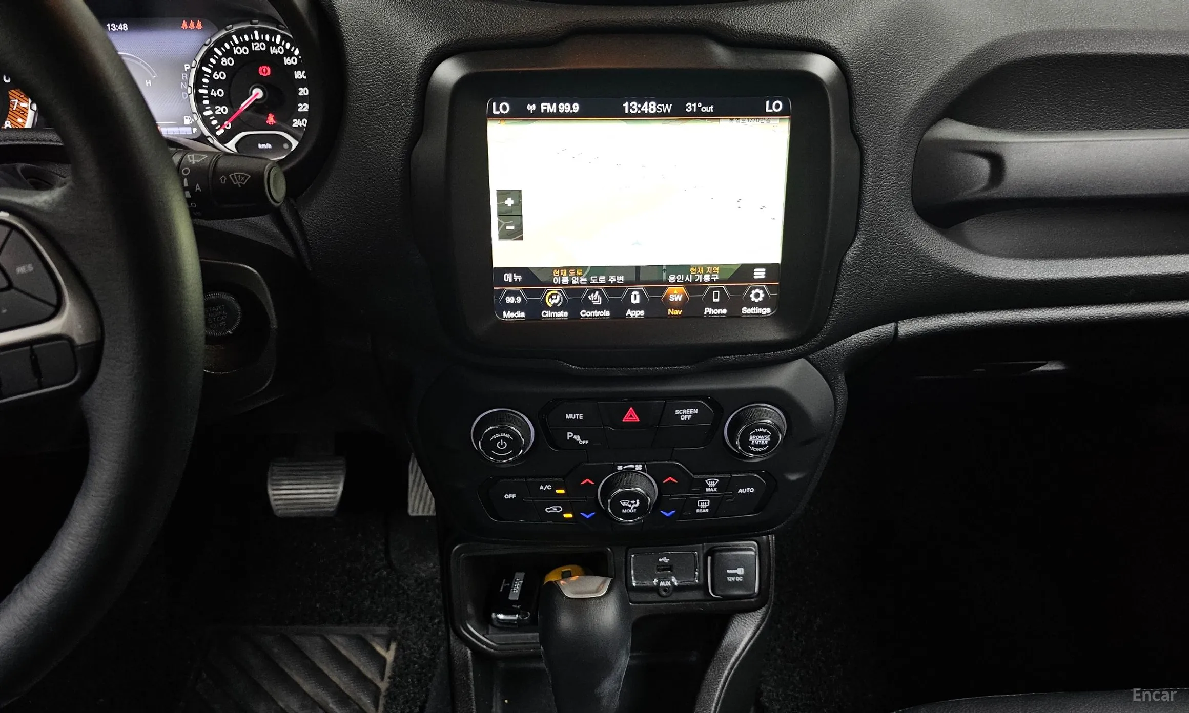 Jeep Renegade превью 13