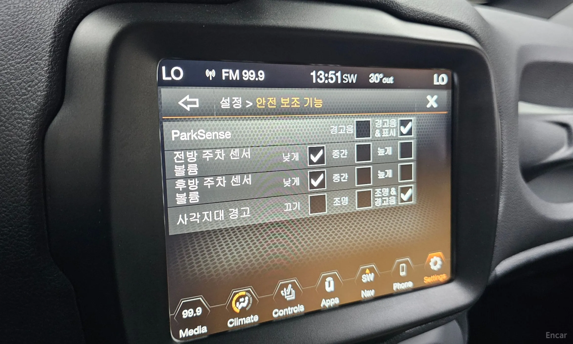 Jeep Renegade превью 16