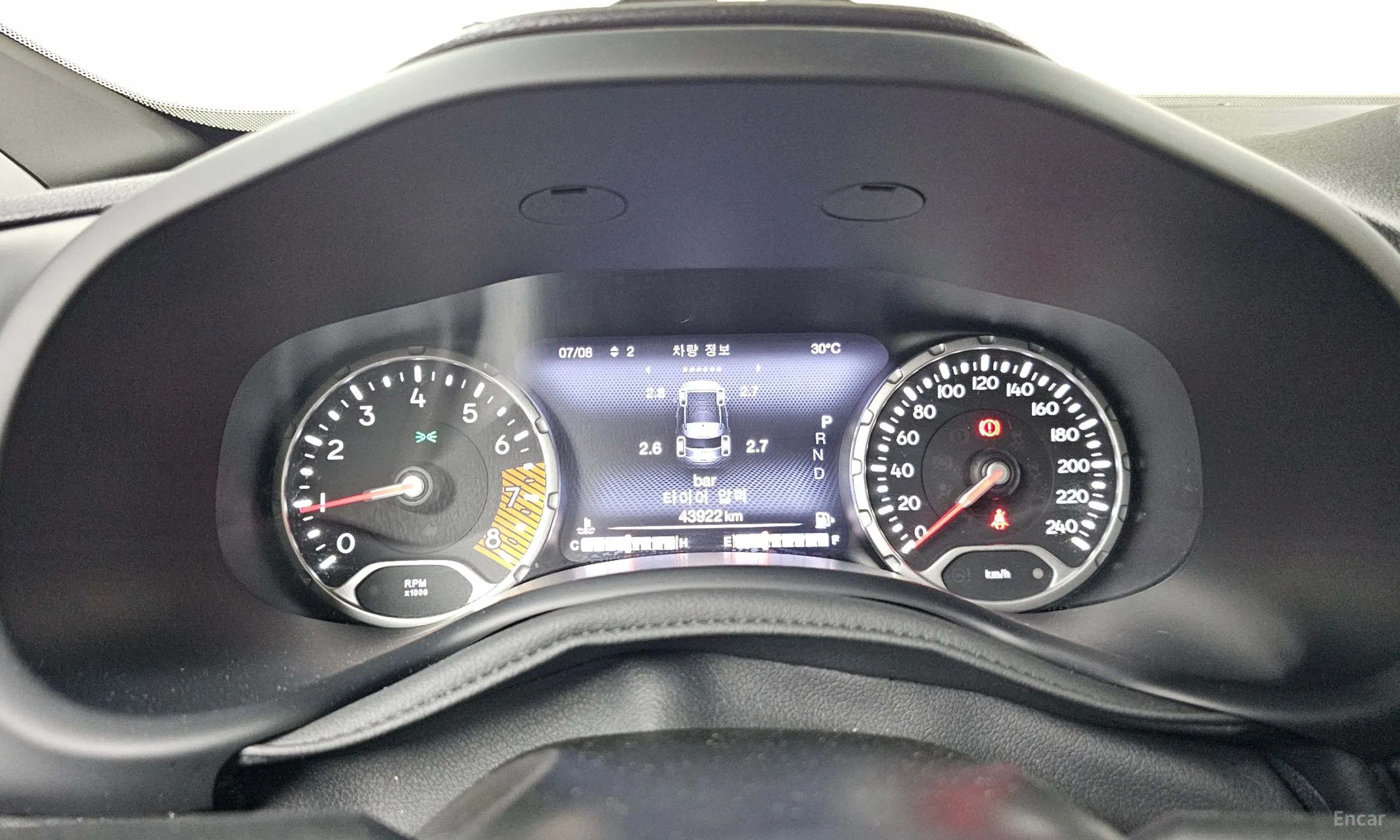 Jeep Renegade превью 8