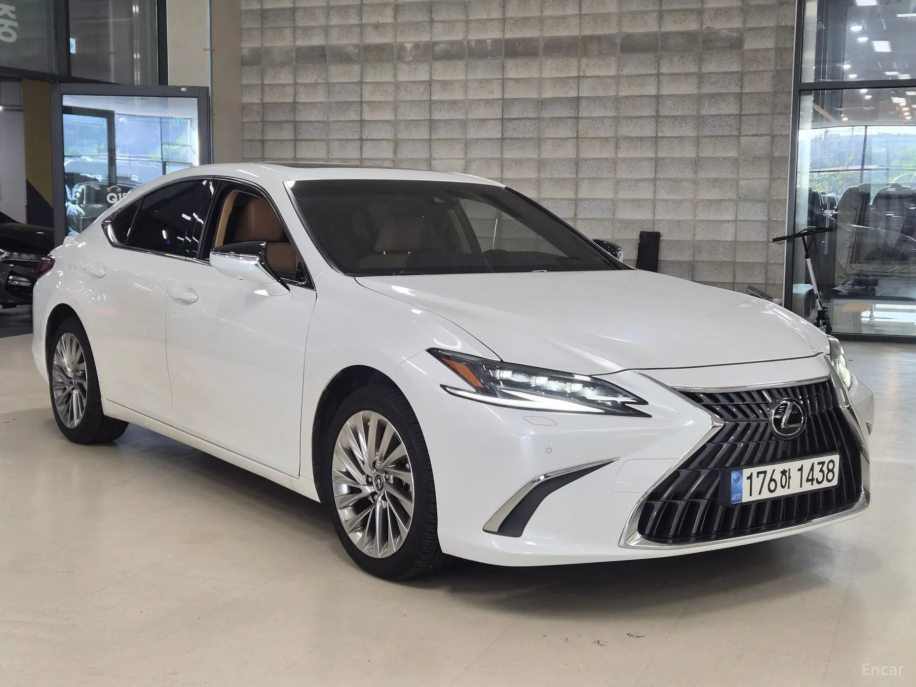 Lexus ES300h 7th Generation превью 3