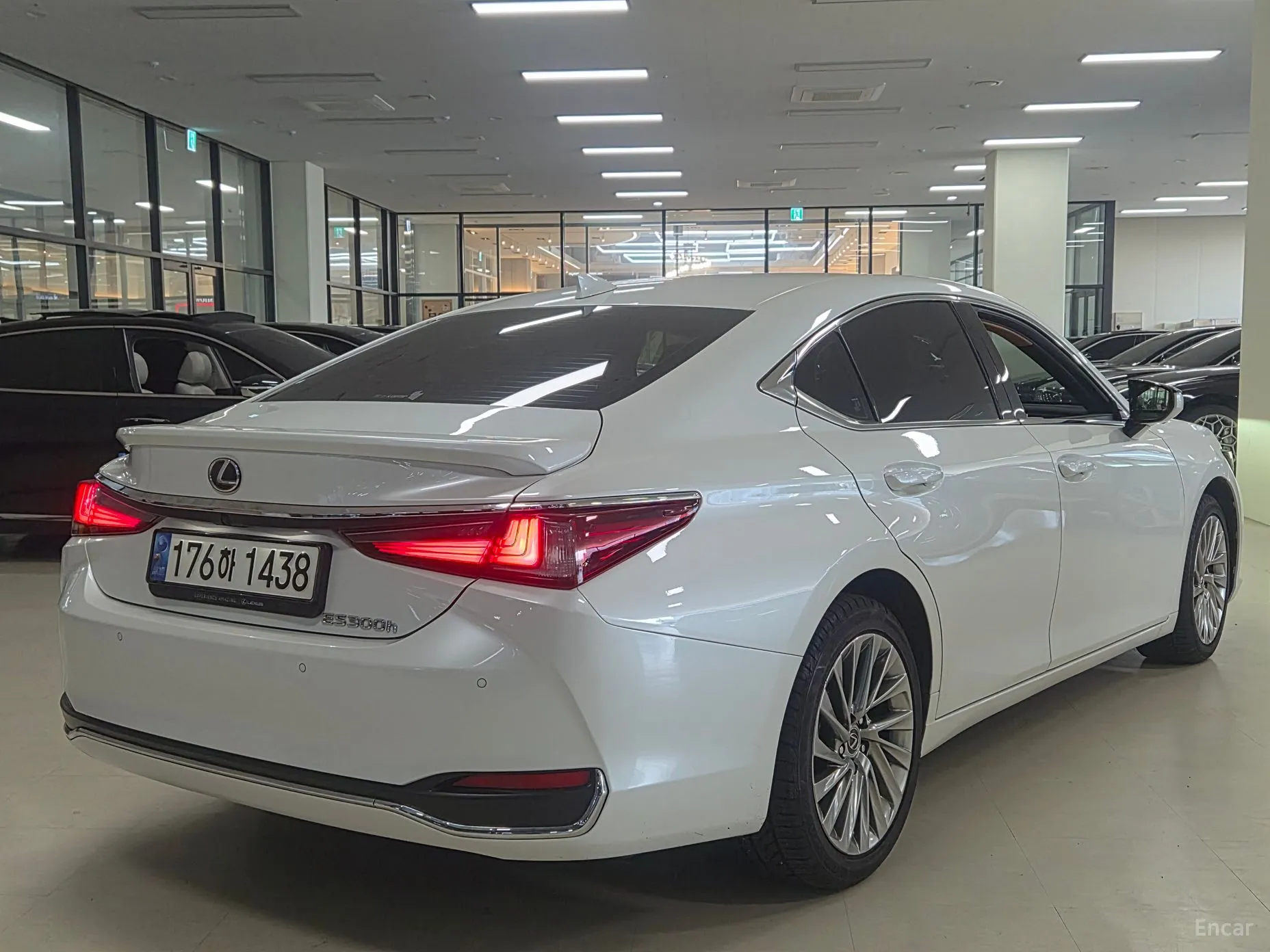 Lexus ES300h 7th Generation превью 4