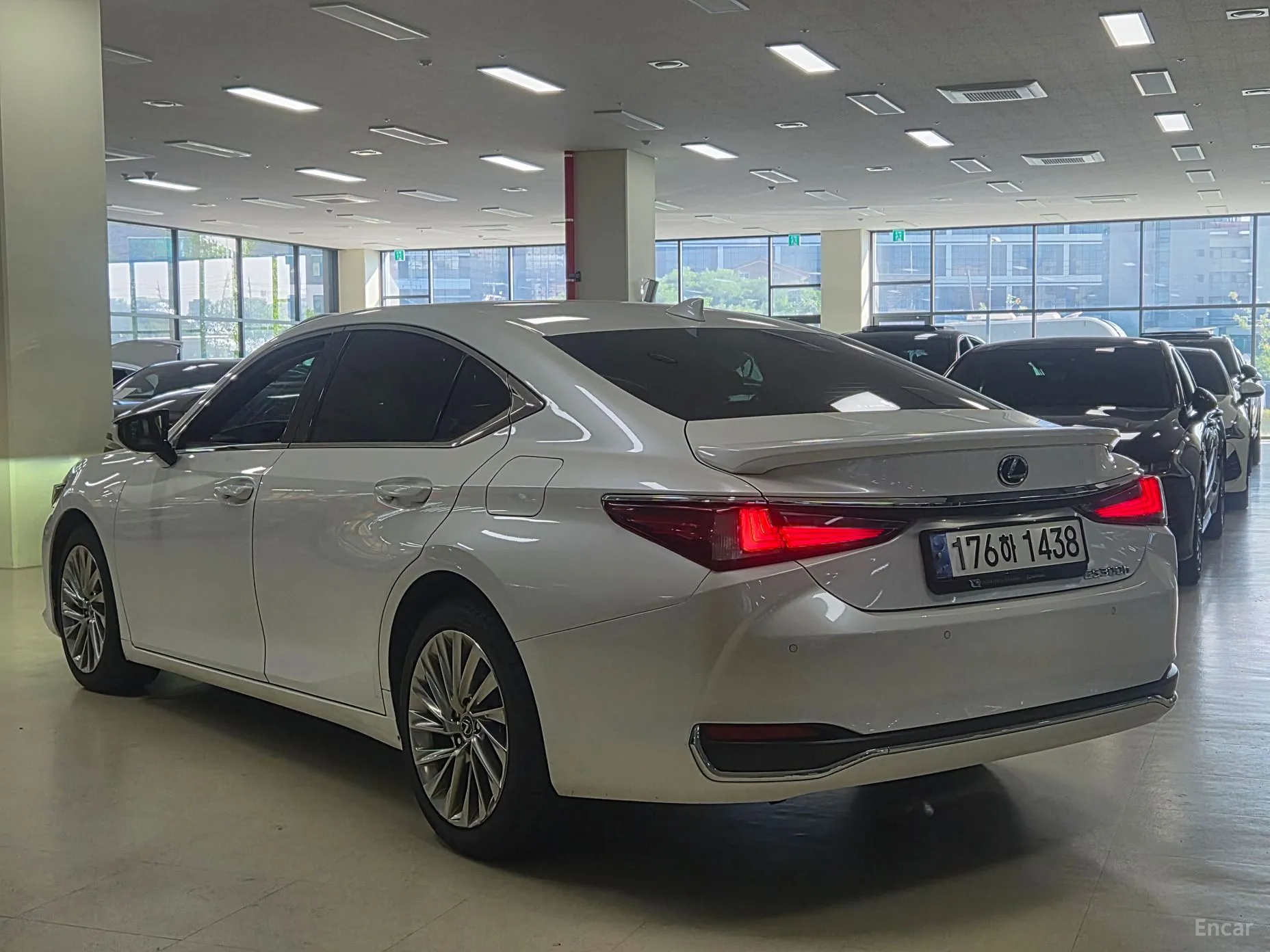 Lexus ES300h 7th Generation превью 5