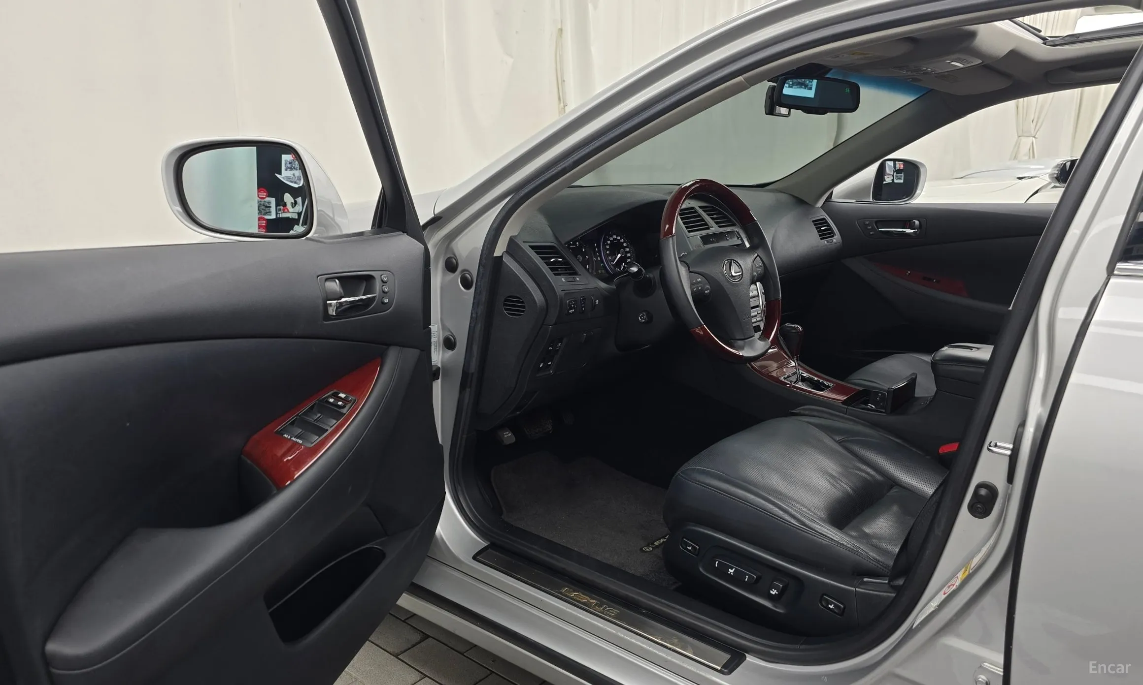 Lexus ES350 превью 10