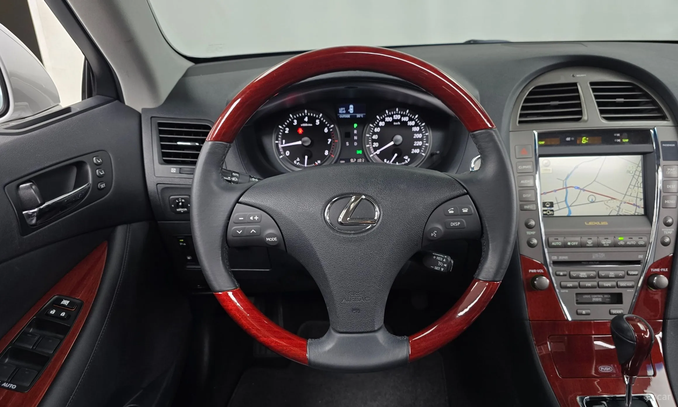 Lexus ES350 превью 13