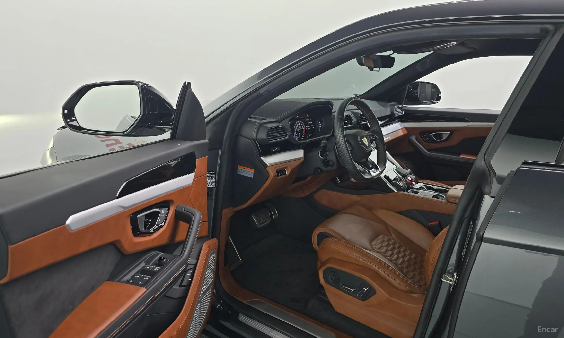 Lamborghini Urus превью 10