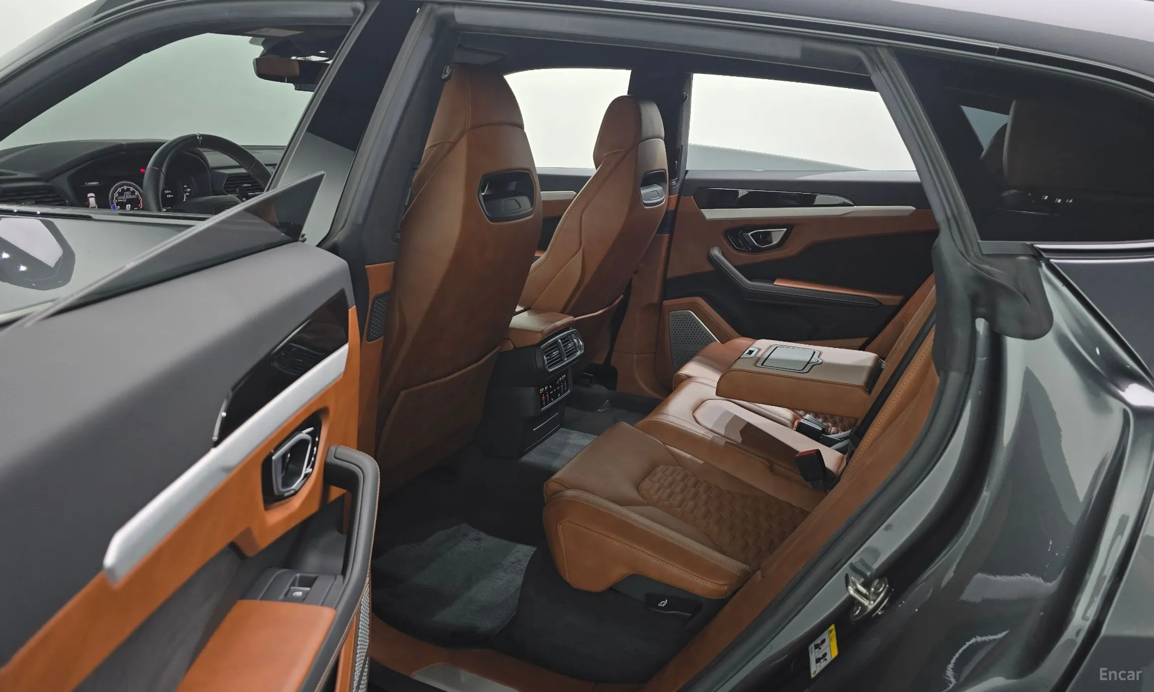 Lamborghini Urus превью 12