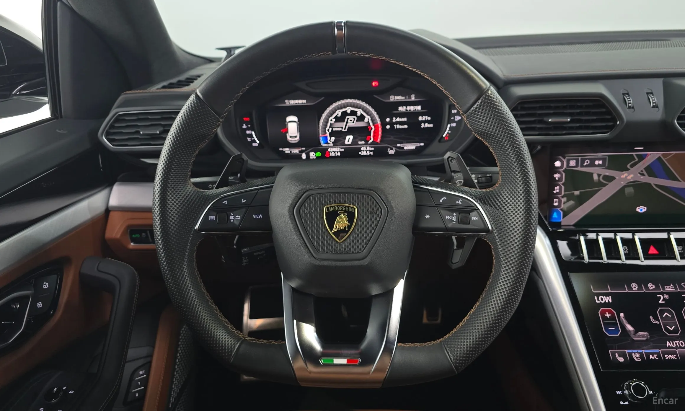 Lamborghini Urus превью 14