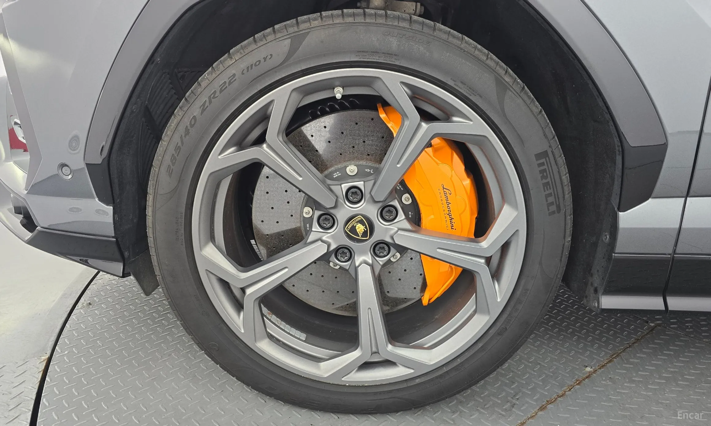 Lamborghini Urus превью 5