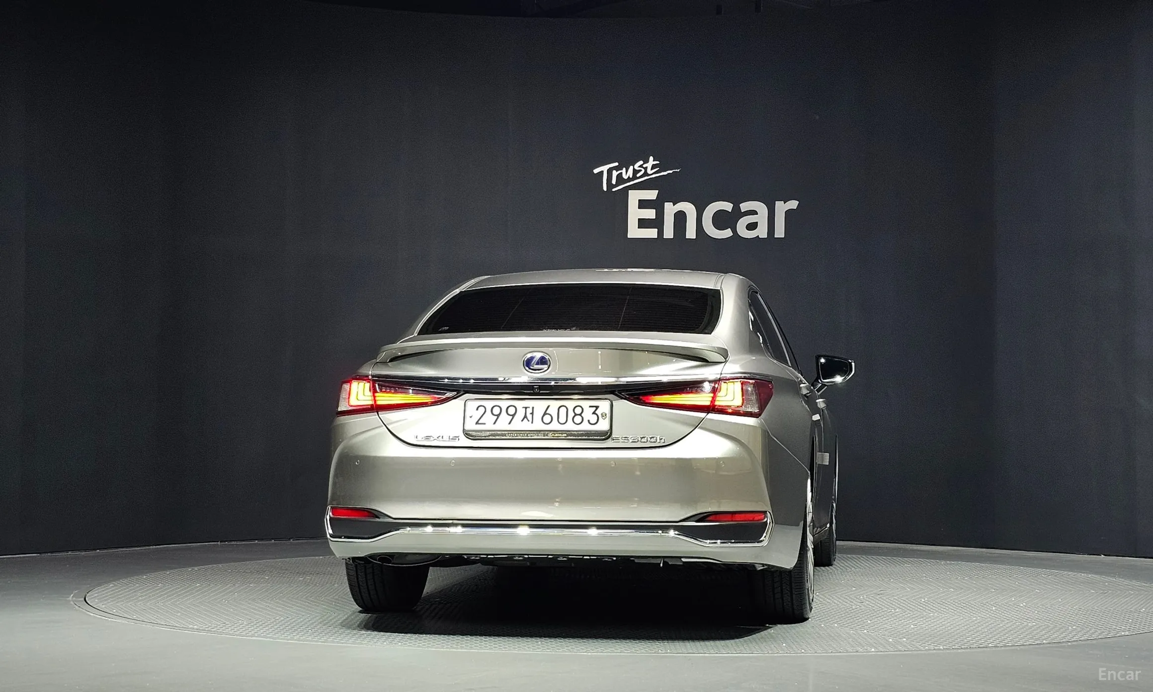 Lexus ES300h 7th Generation превью 4
