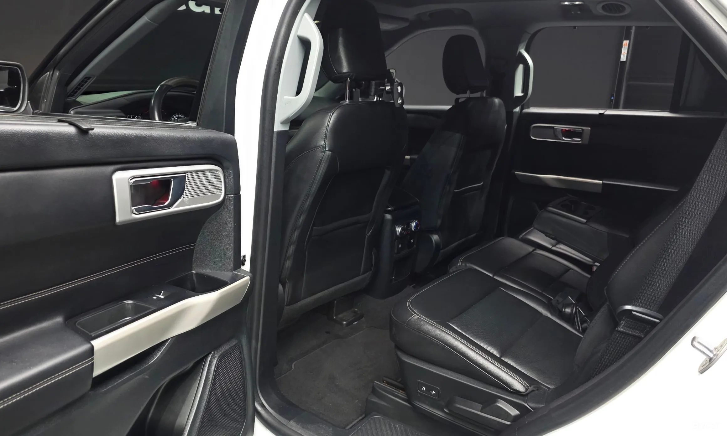 Ford Explorer 6th Generation превью 12