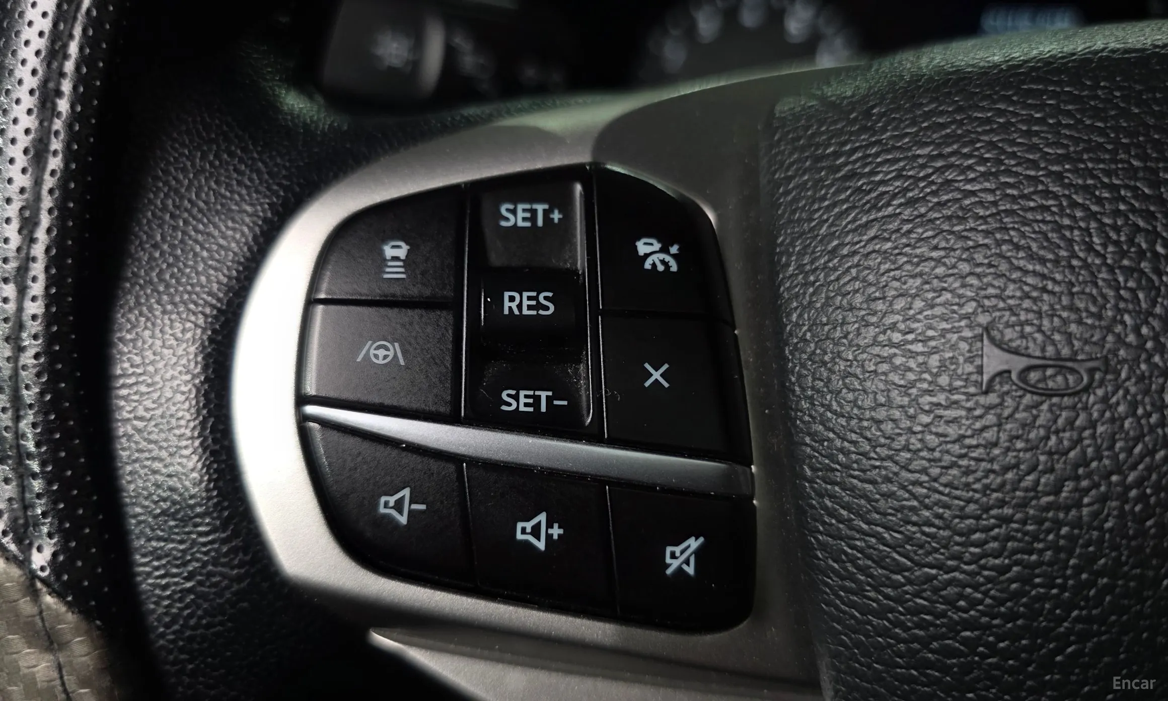 Ford Explorer 6th Generation превью 19