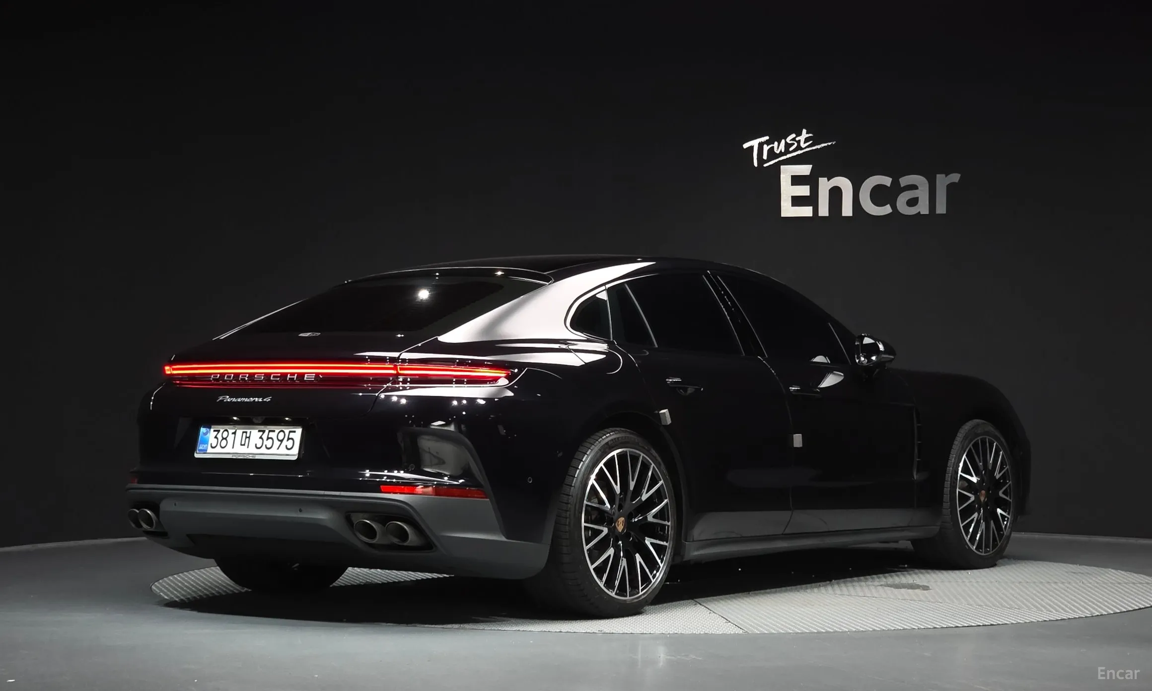 Porsche Panamera (976)
