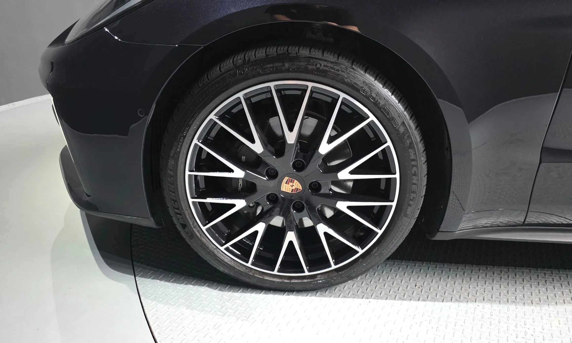 Porsche Panamera (976) превью 5