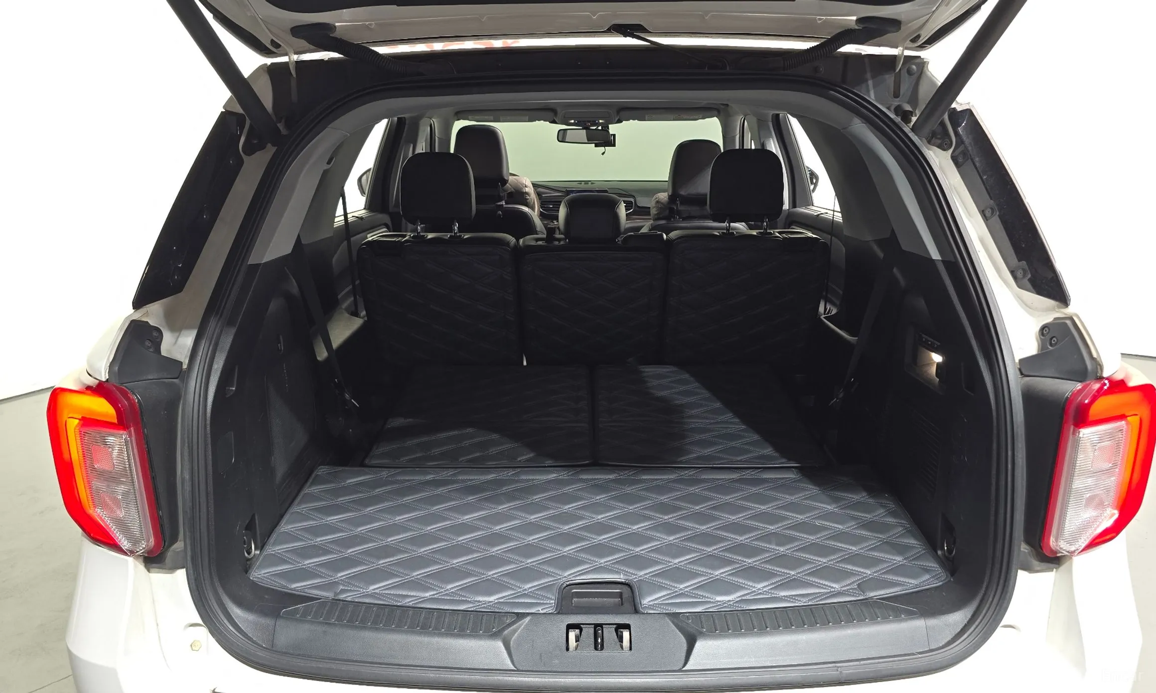 Ford Explorer 6th Generation превью 17
