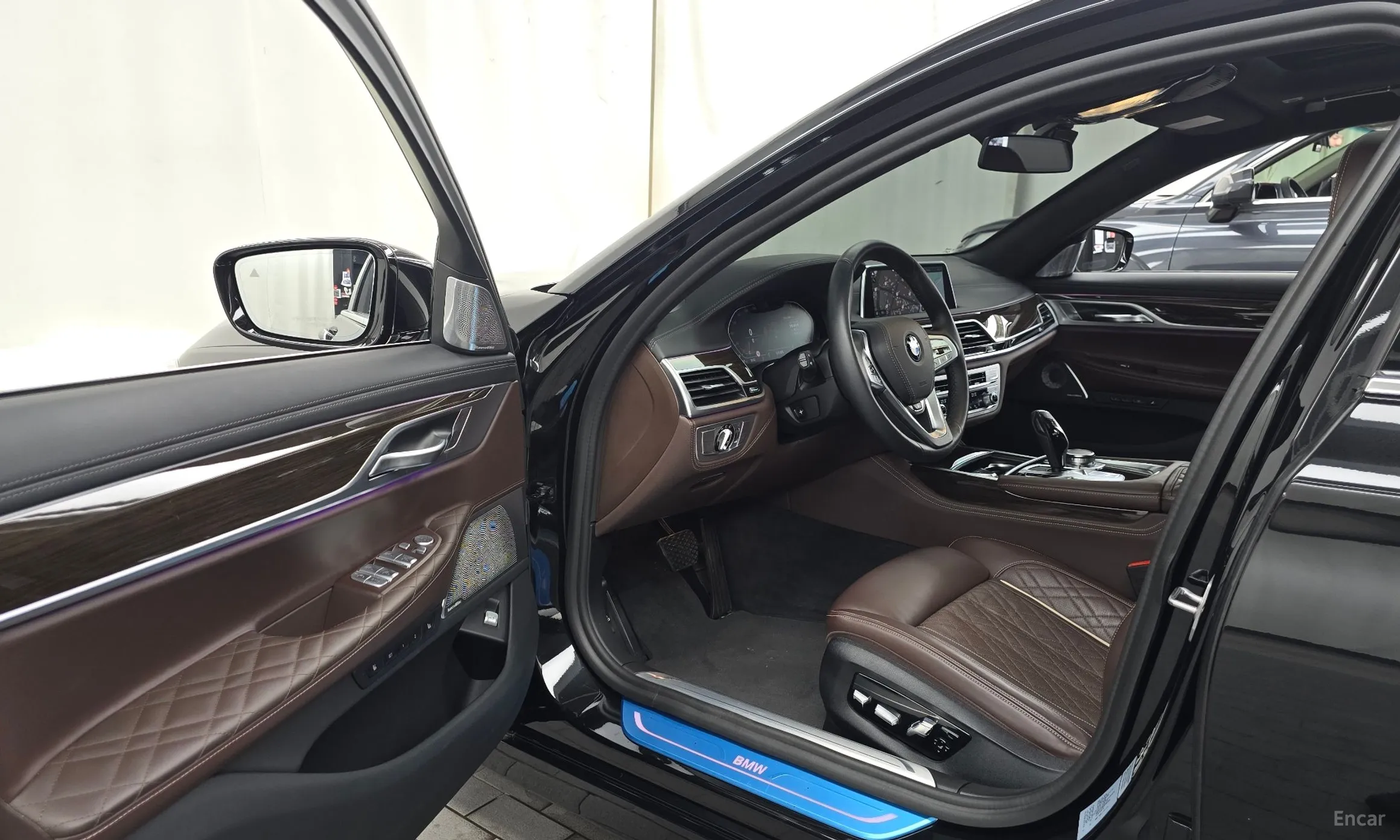 BMW 7 Series (G11) превью 10