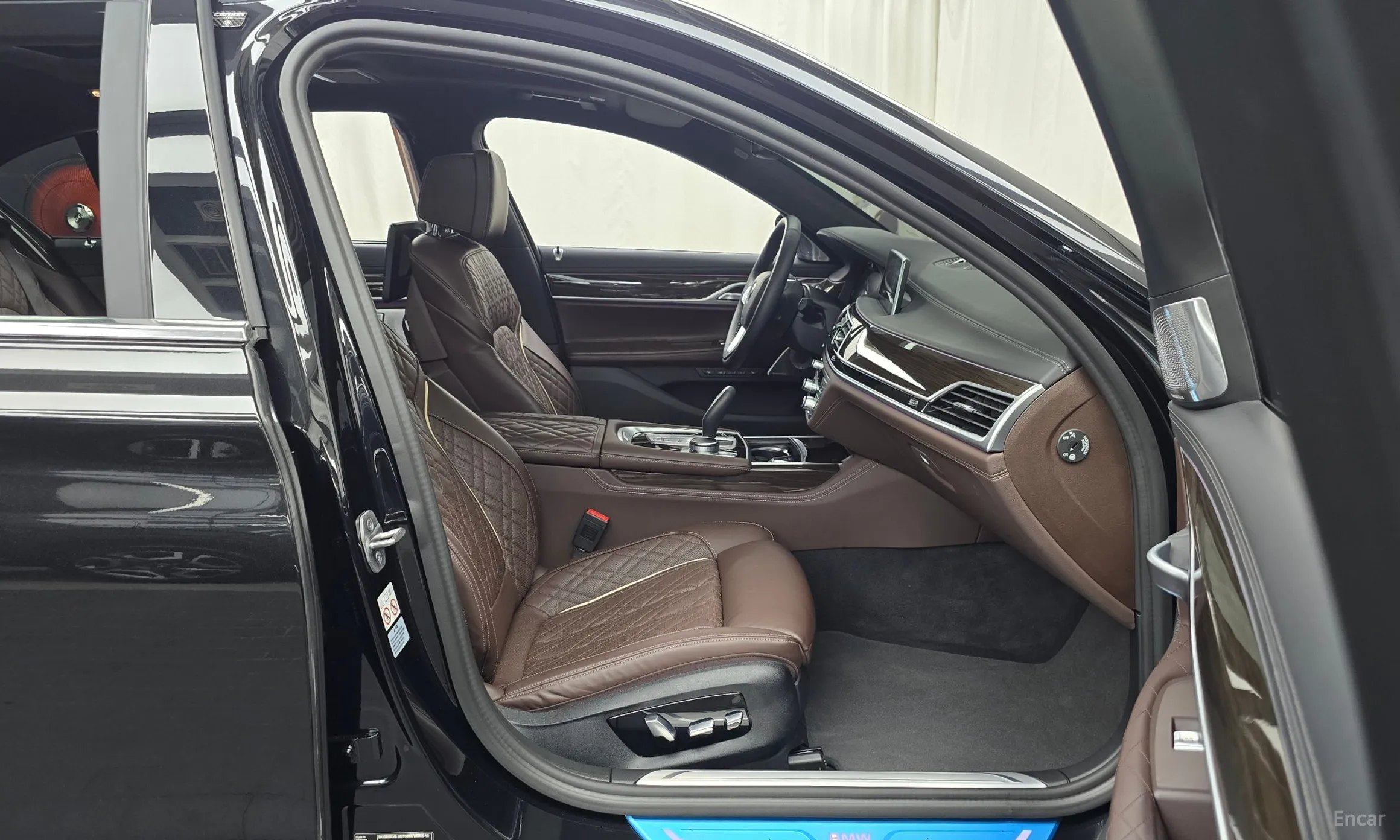 BMW 7 Series (G11) превью 11
