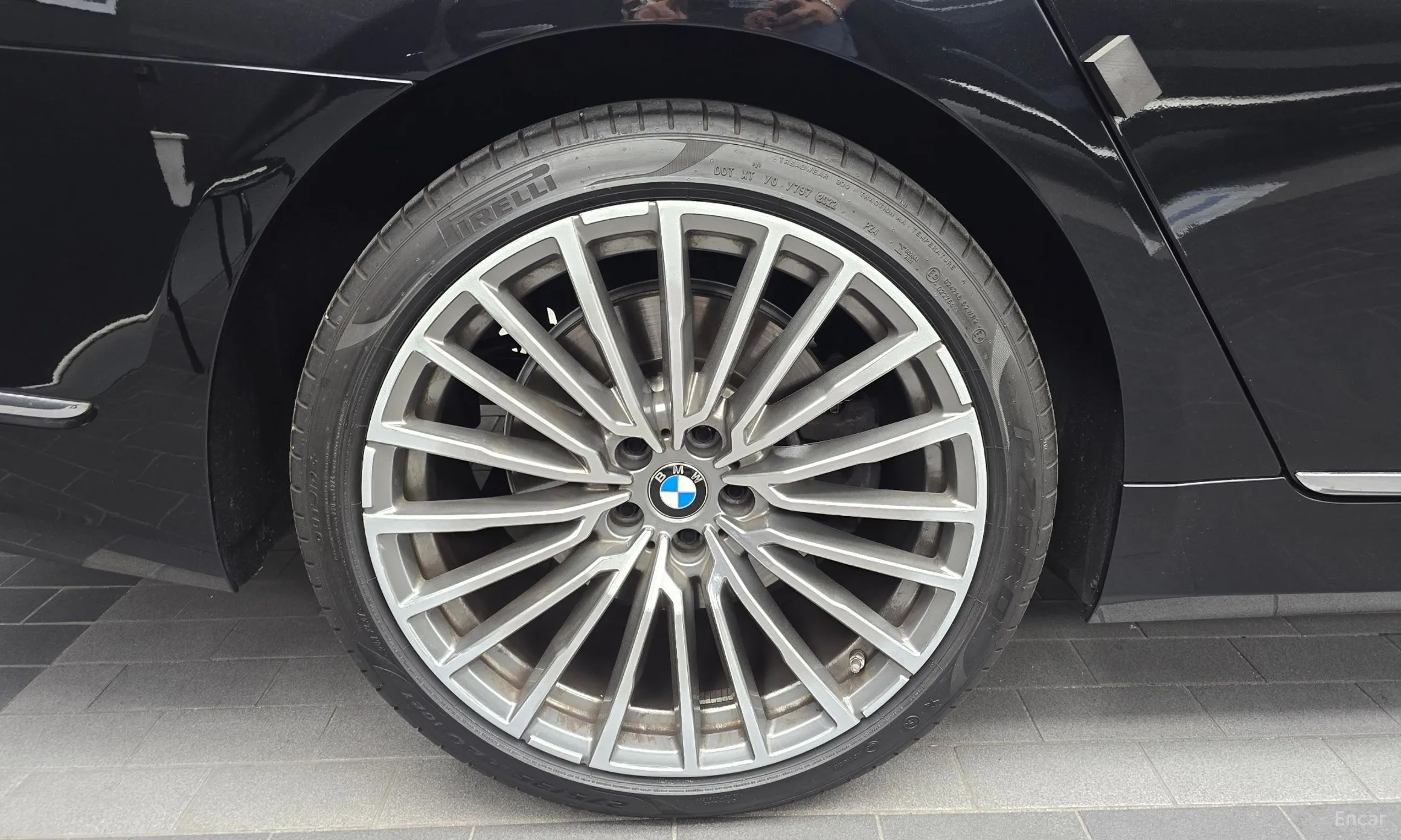 BMW 7 Series (G11) превью 5