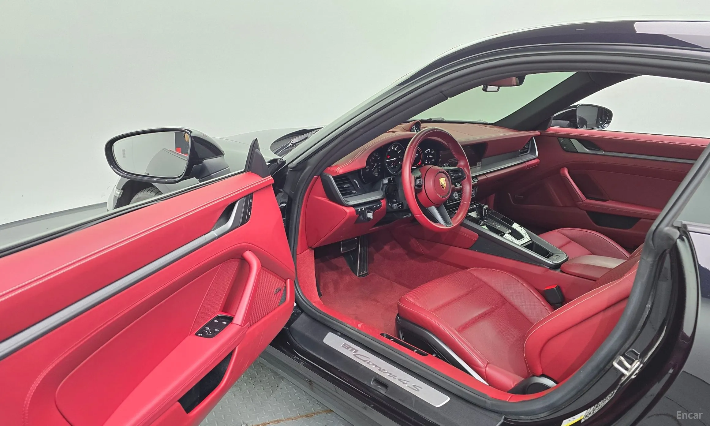 Porsche 911 (992) превью 10