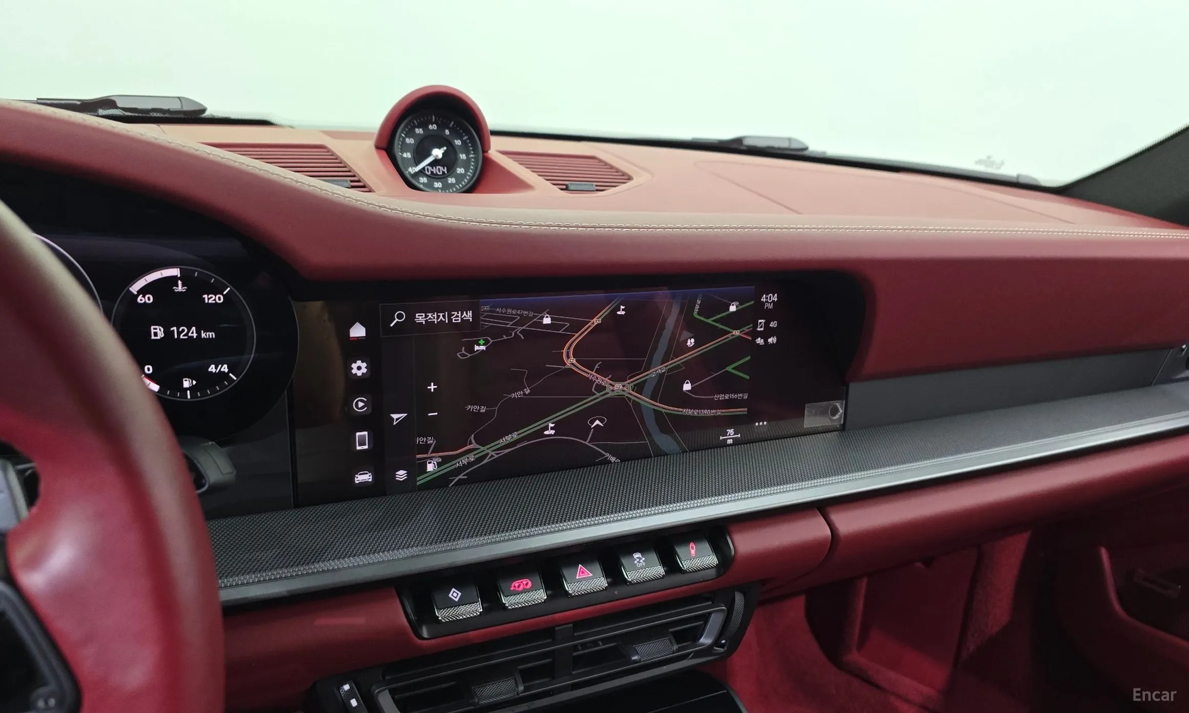 Porsche 911 (992) превью 12