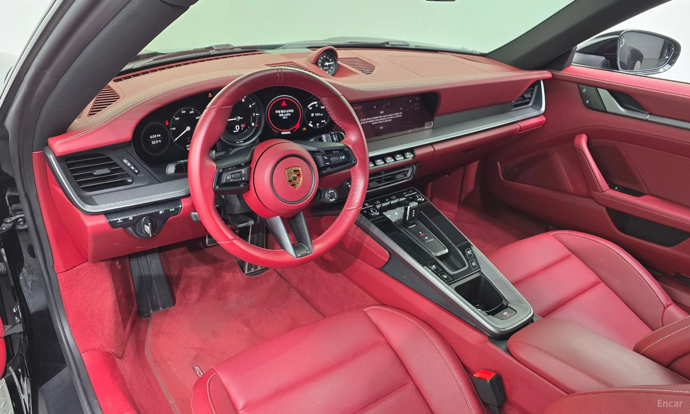 Porsche 911 (992) превью 7
