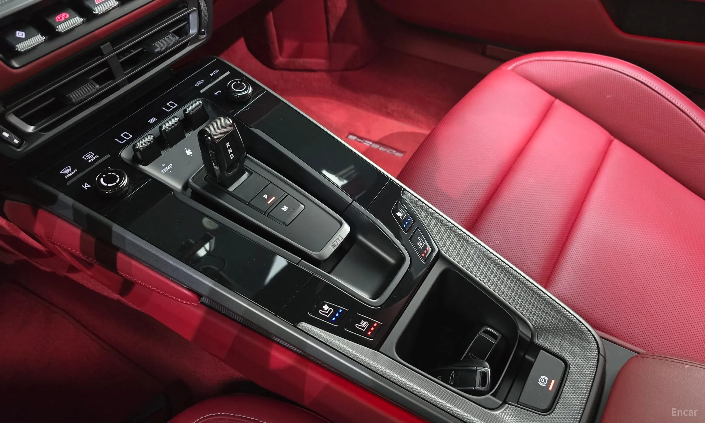 Porsche 911 (992) превью 9
