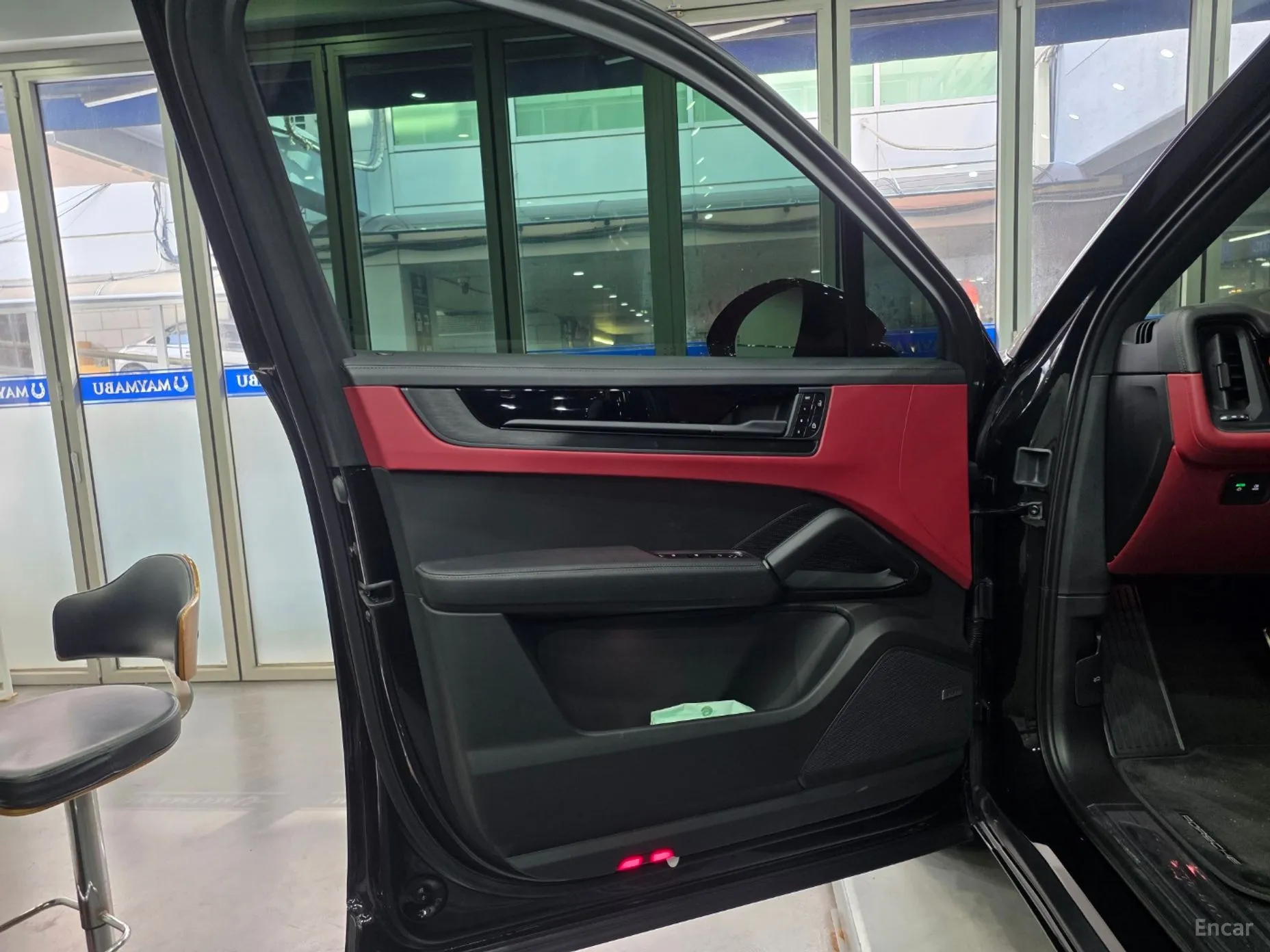 Porsche Cayenne (PO536) превью 12
