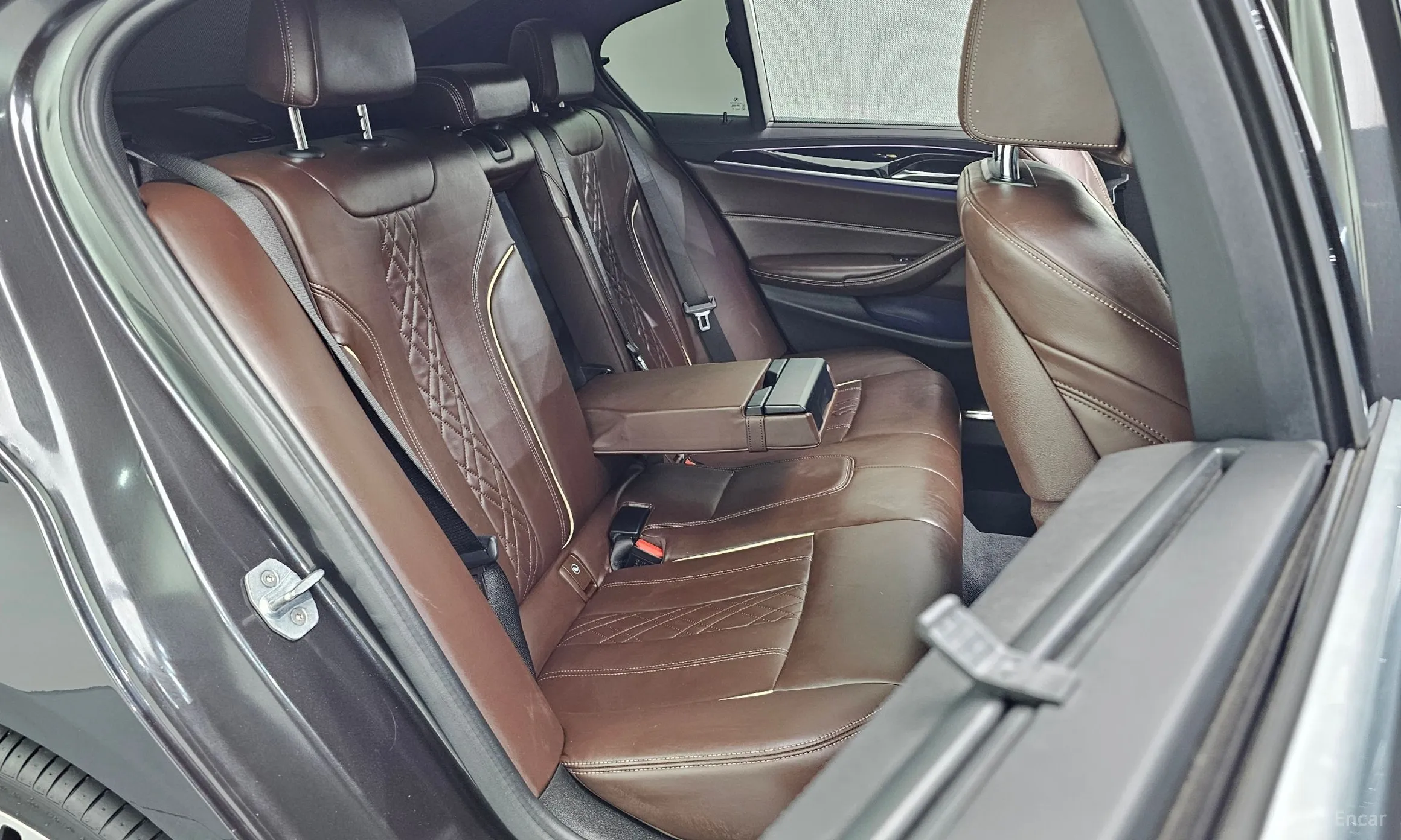 BMW 5 Series (G30) превью 11