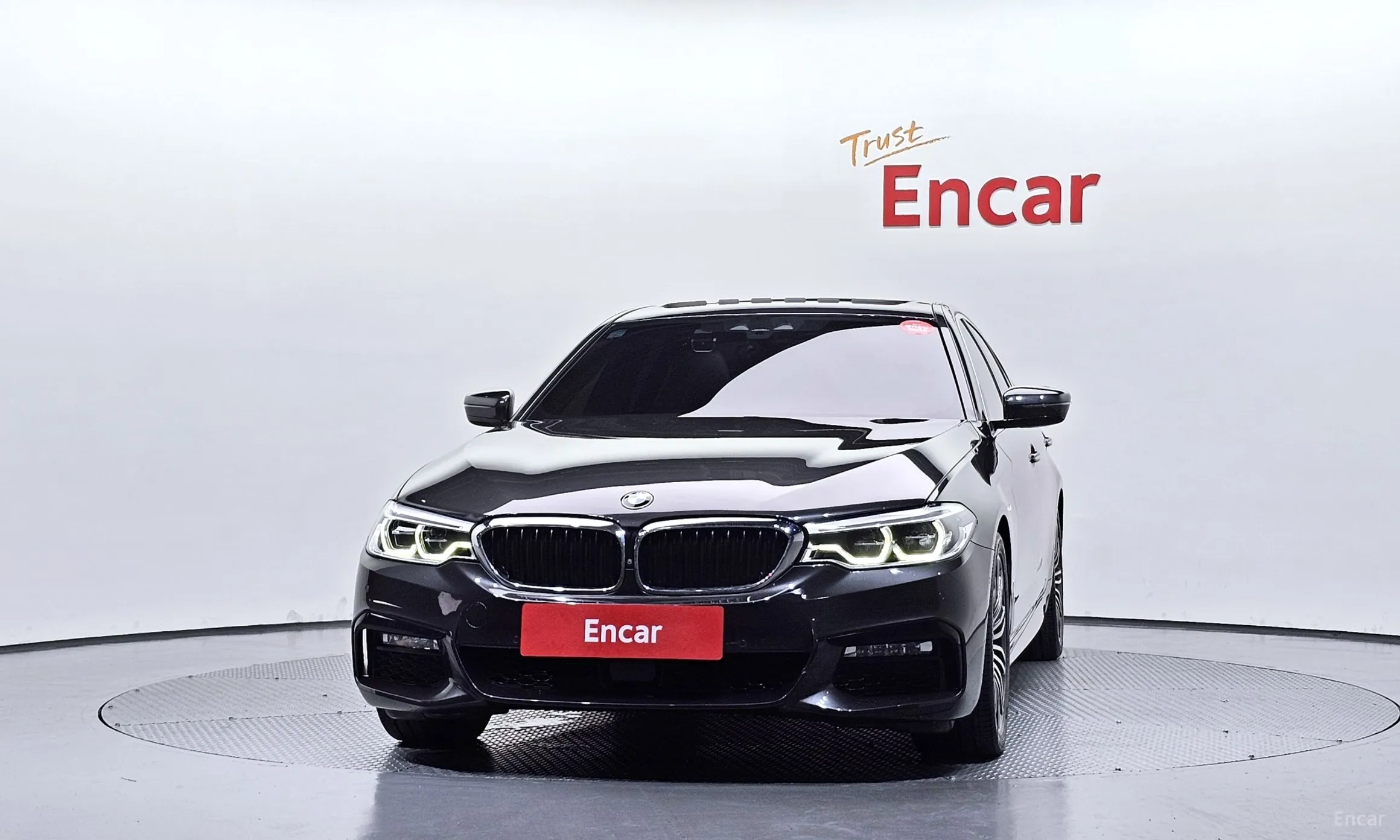 BMW 5 Series (G30) превью 3