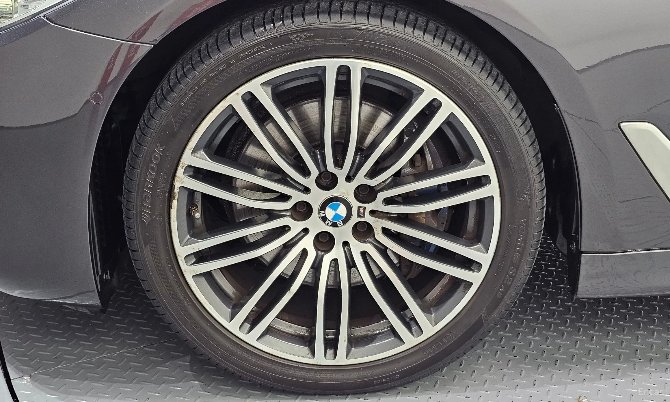 BMW 5 Series (G30) превью 5