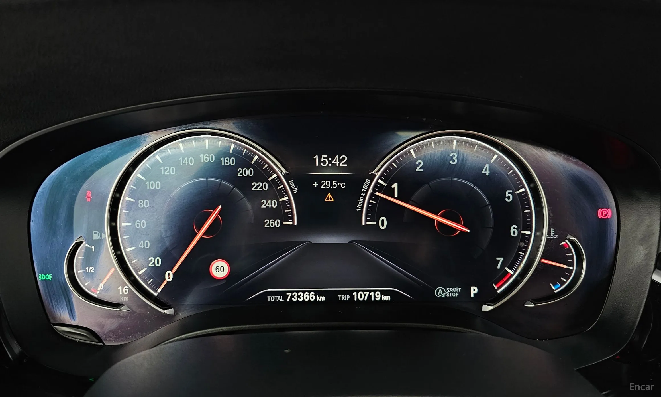BMW 5 Series (G30) превью 8
