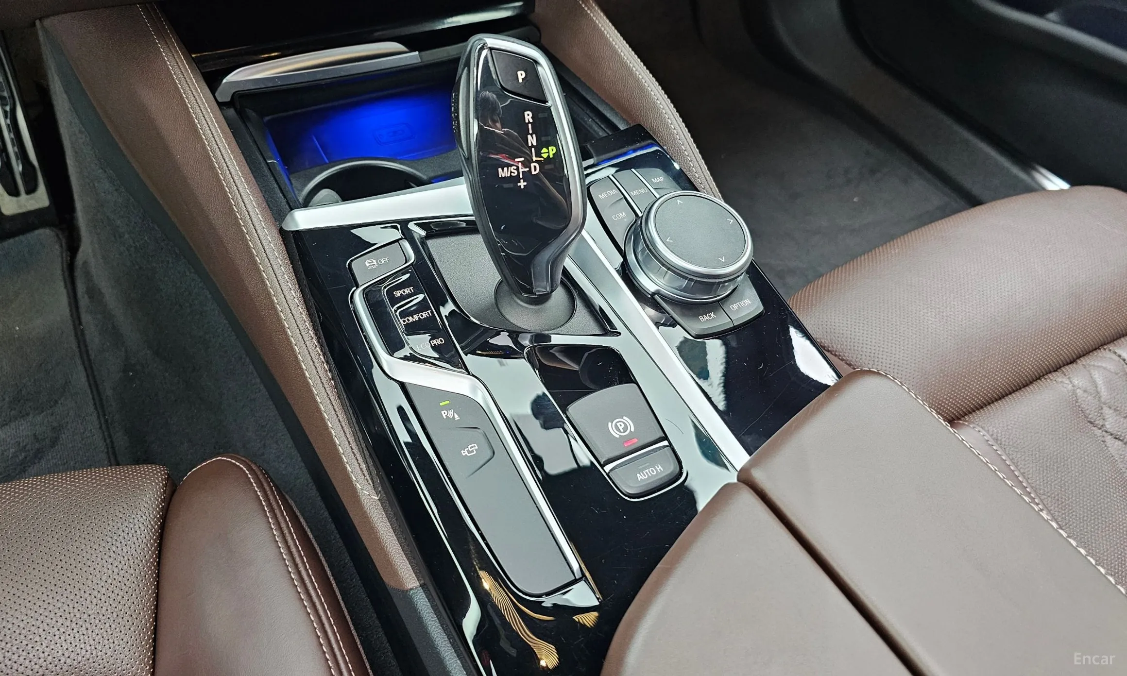 BMW 5 Series (G30) превью 9