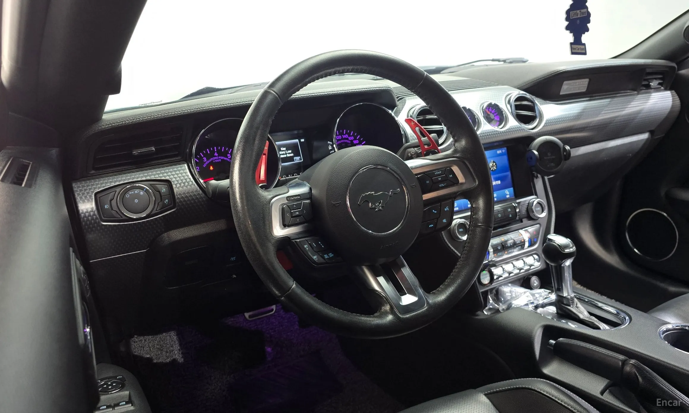 Ford Mustang превью 12