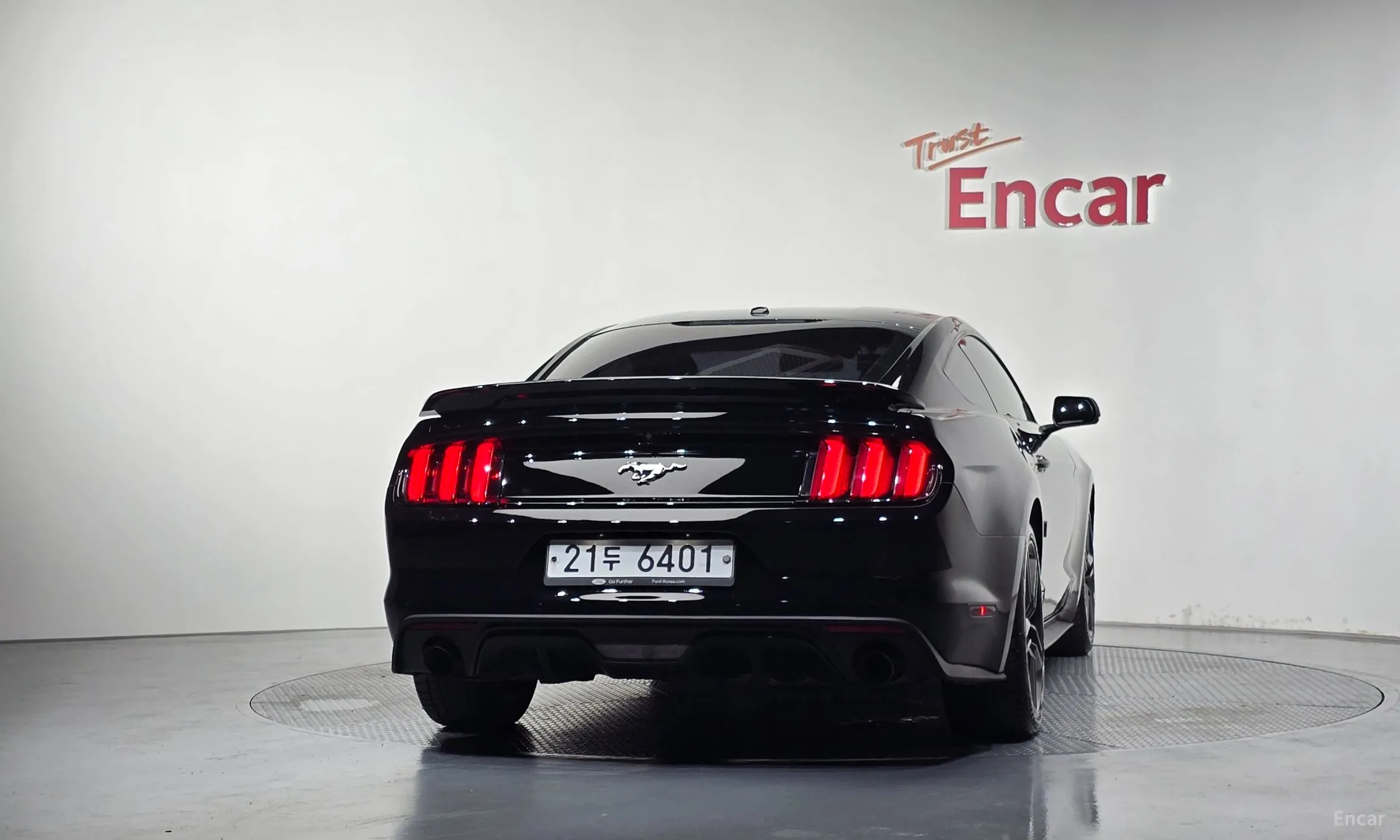 Ford Mustang превью 4