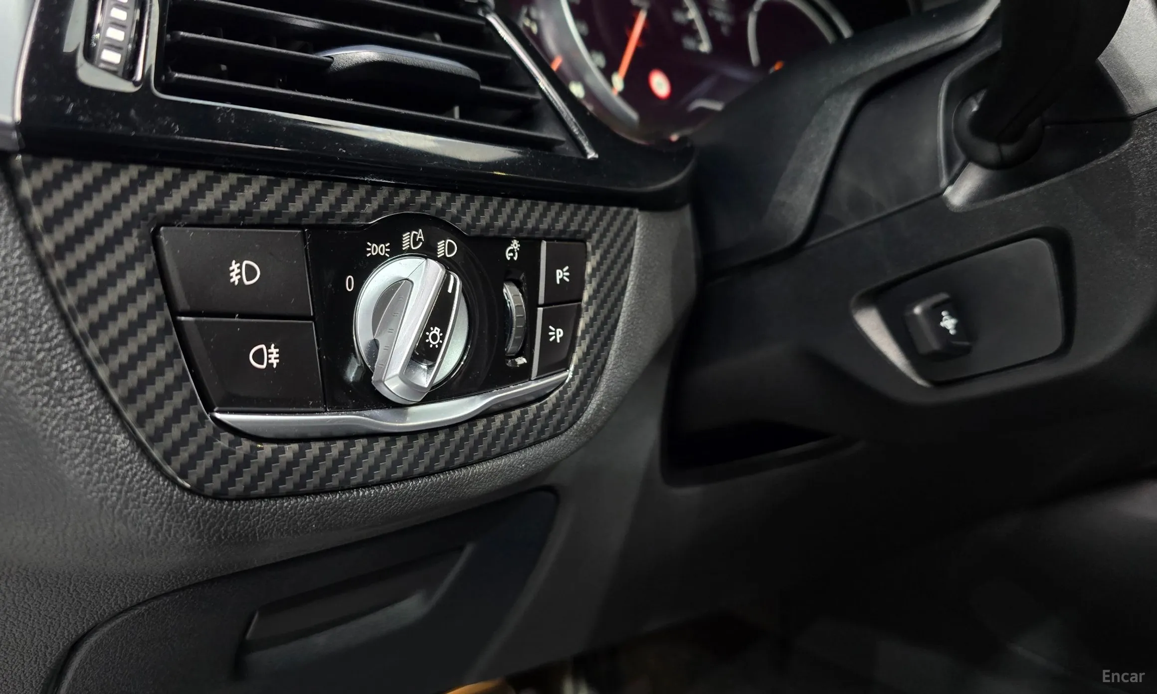 BMW 5 Series (G30) превью 14