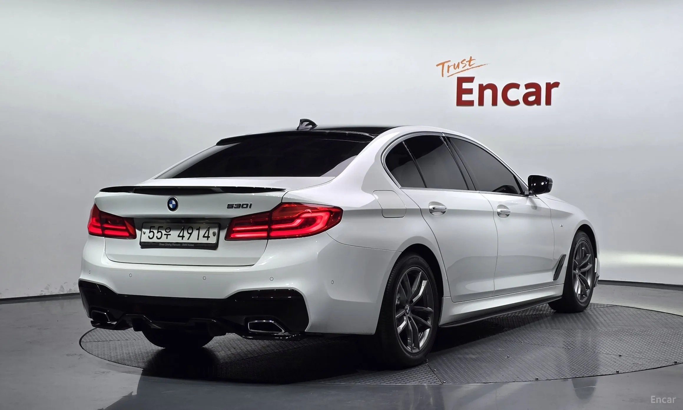 BMW 5 Series (G30) превью 2