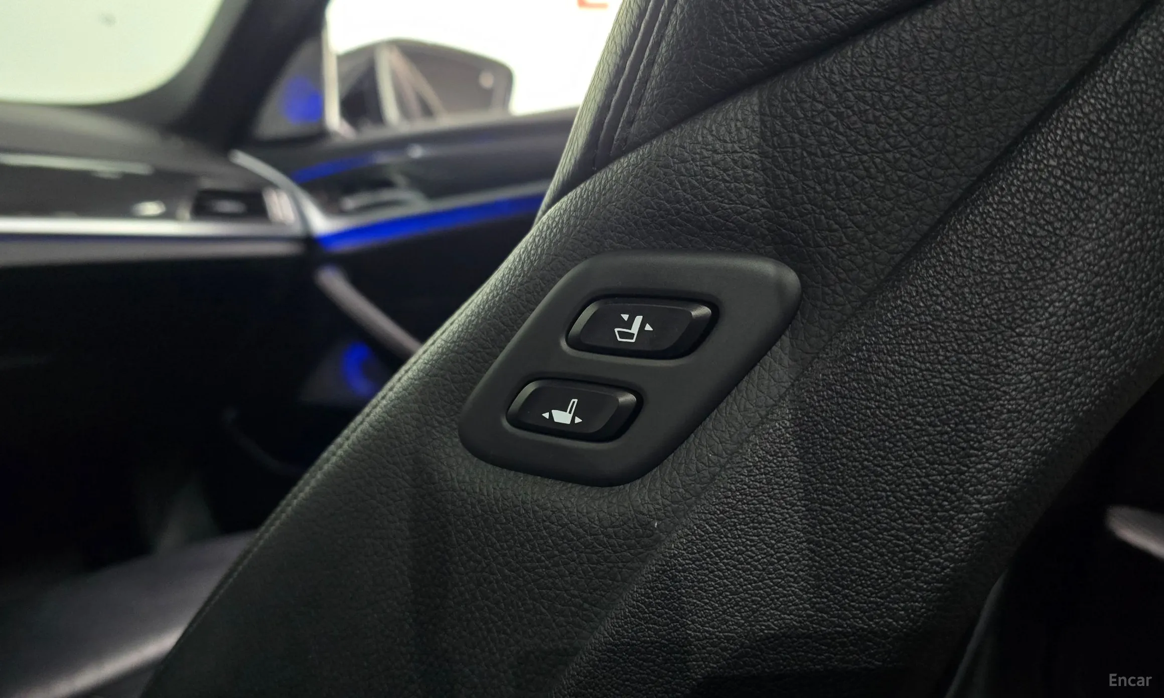 BMW 5 Series (G30) превью 20
