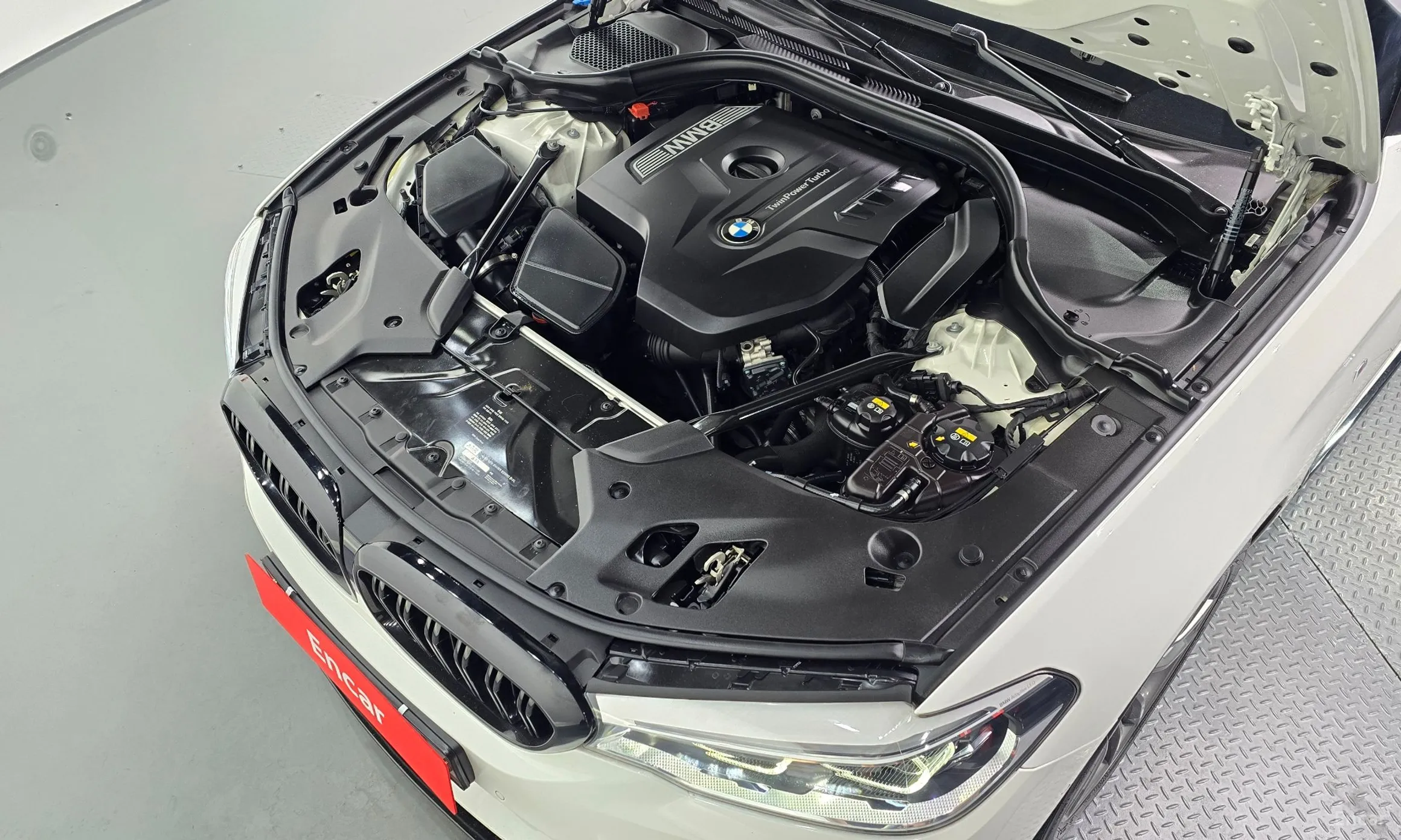 BMW 5 Series (G30) превью 6