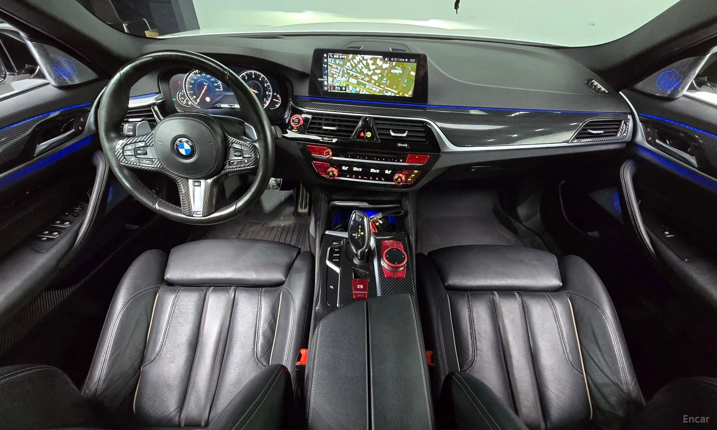 BMW 5 Series (G30) превью 7