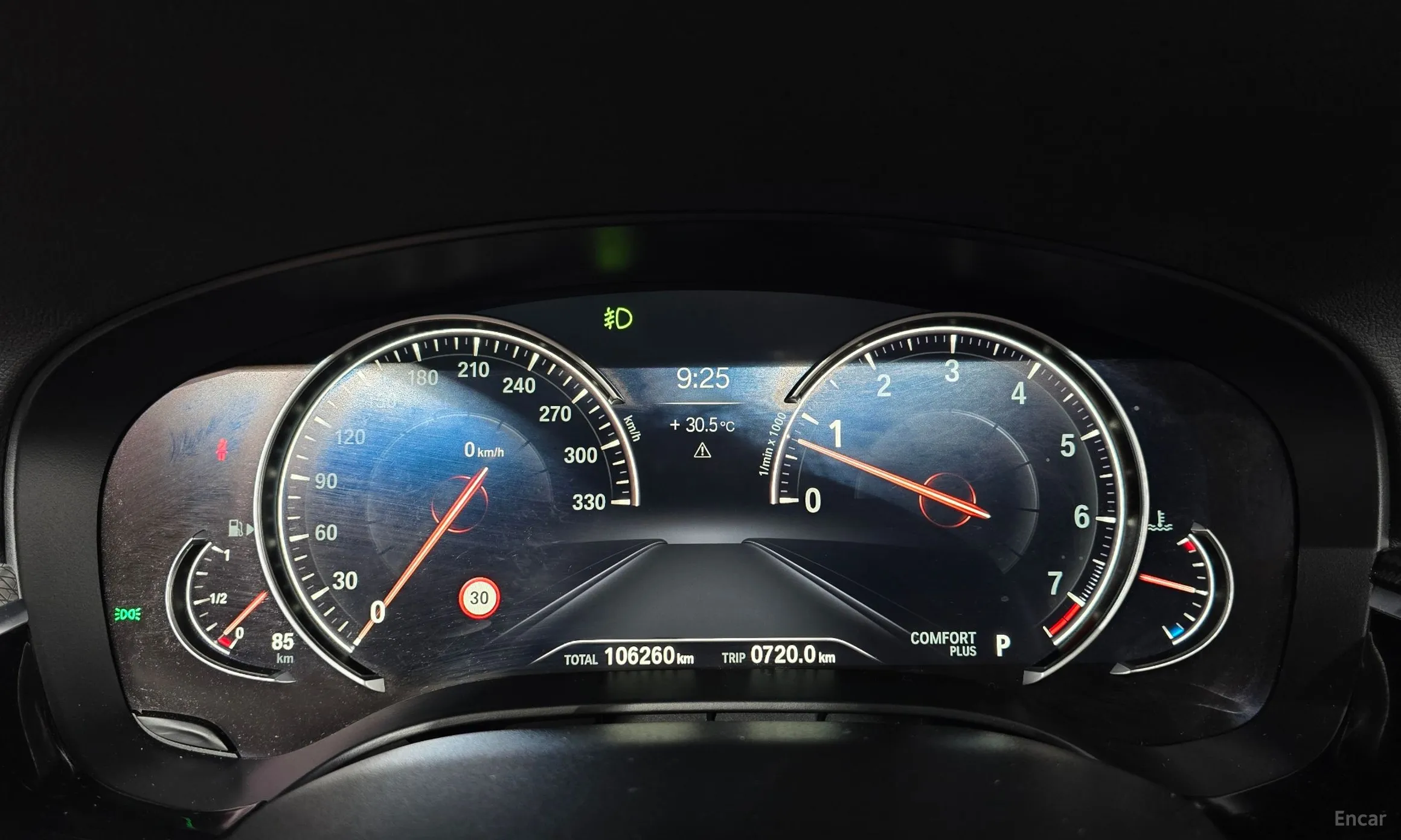 BMW 5 Series (G30) превью 8