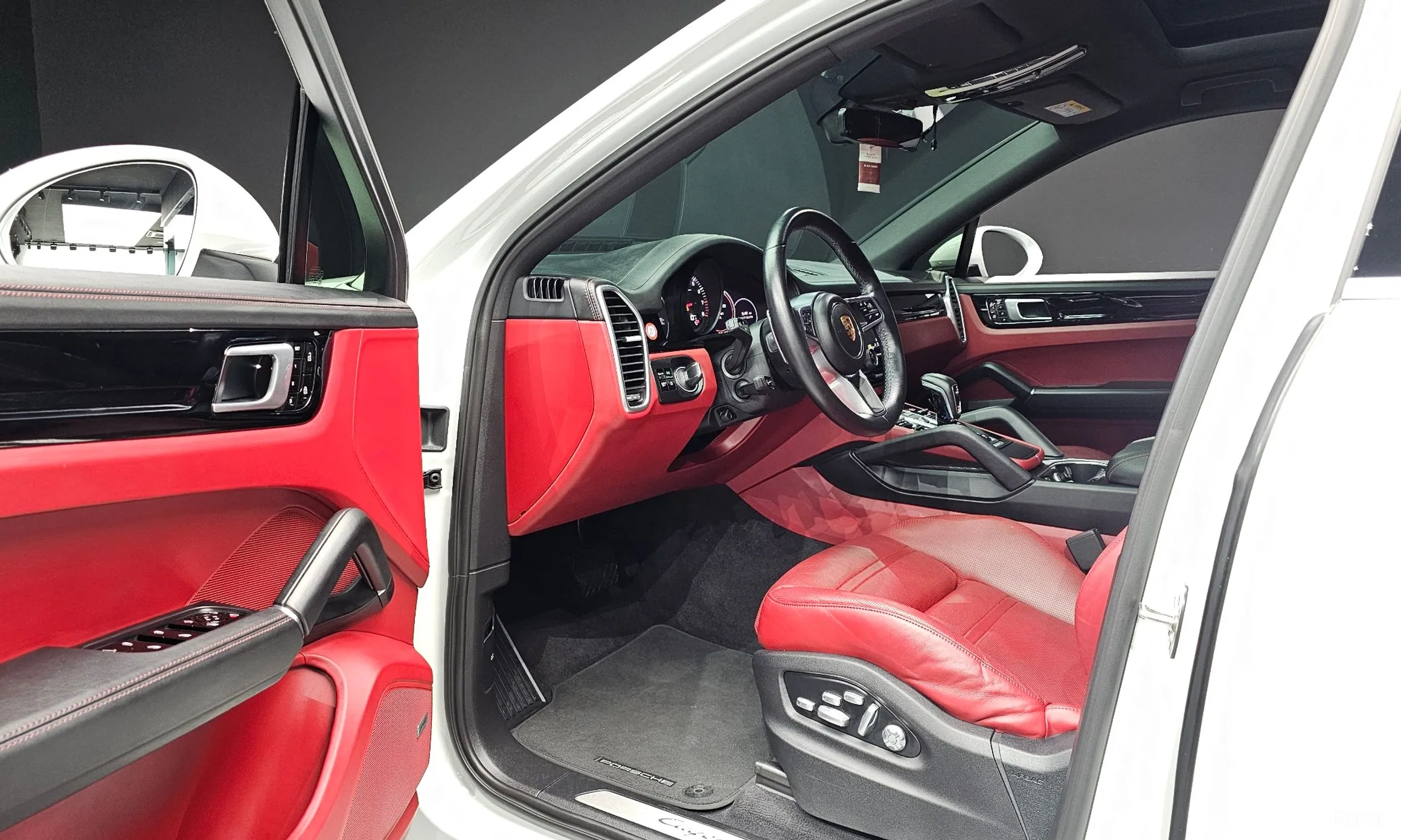 Porsche Cayenne (PO536) превью 10