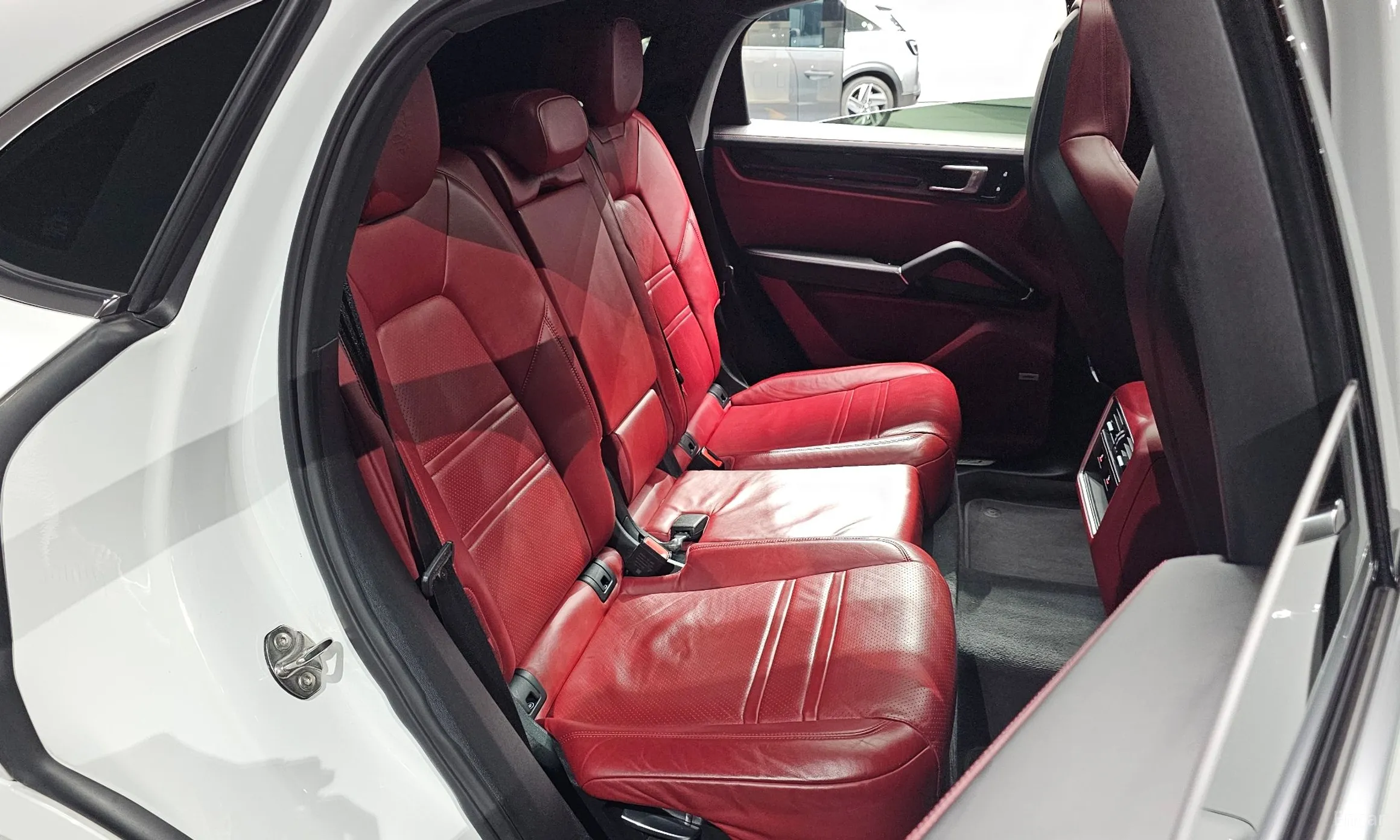 Porsche Cayenne (PO536) превью 11