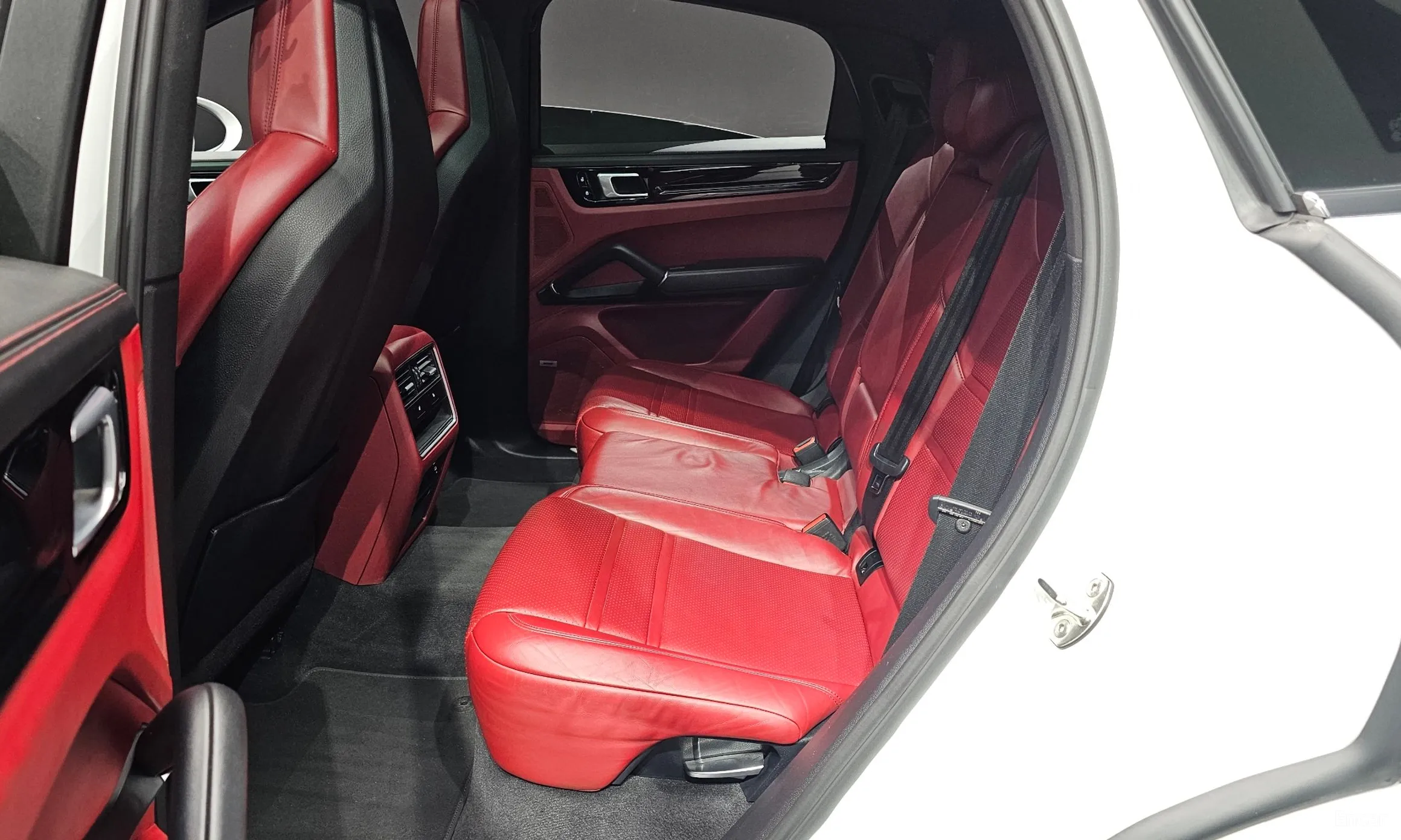 Porsche Cayenne (PO536) превью 12
