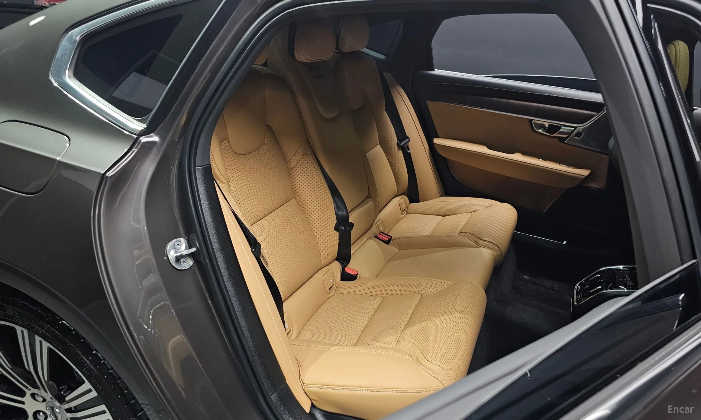 Volvo S90 превью 12