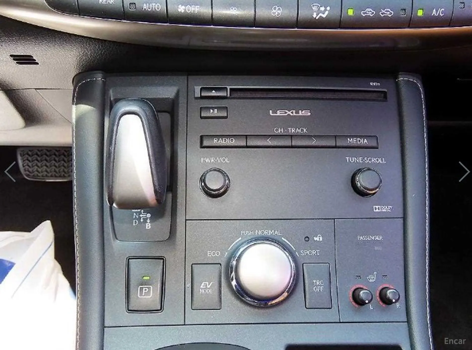 Lexus CT200h превью 10